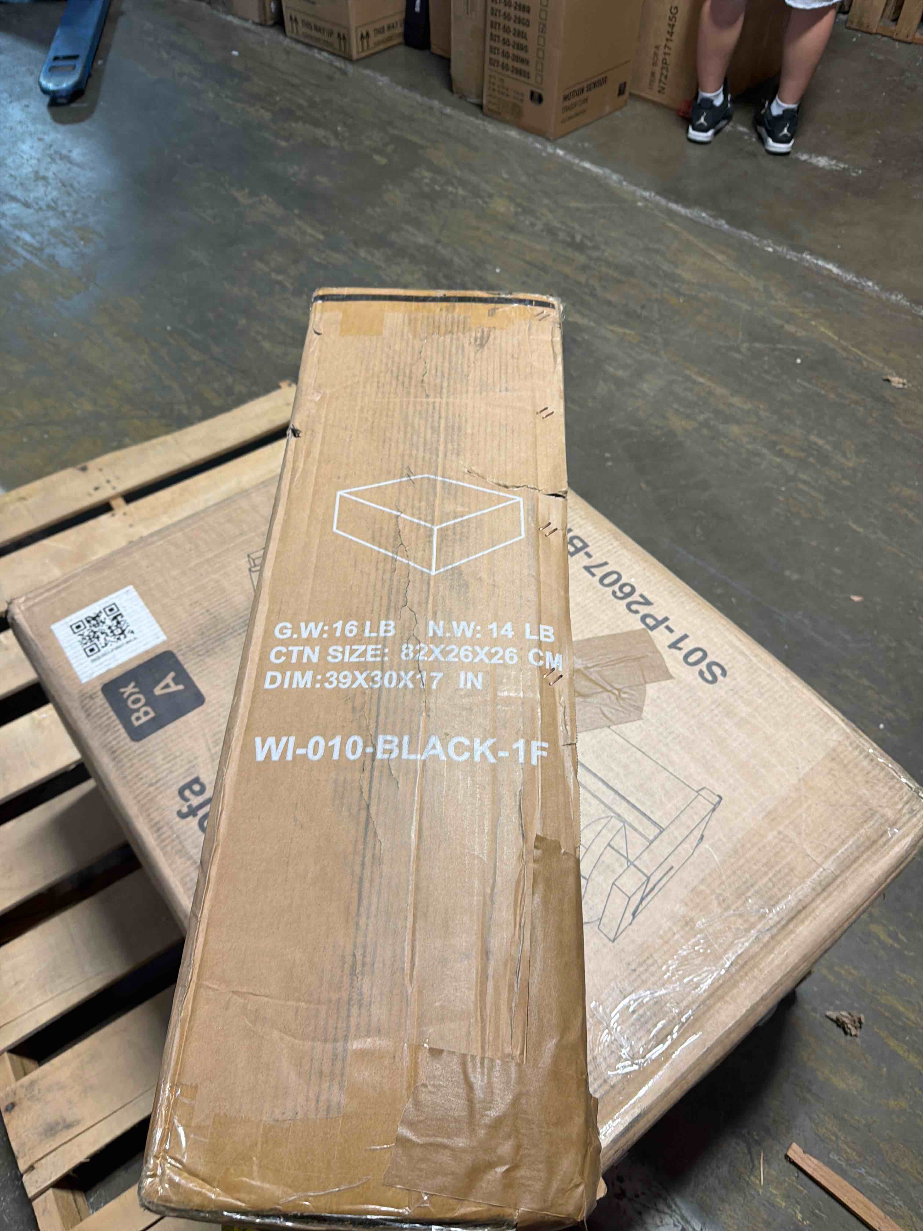 Condition photo showing New/Like New for wi-010-black-1f(only include this ottoman, not the sofa)