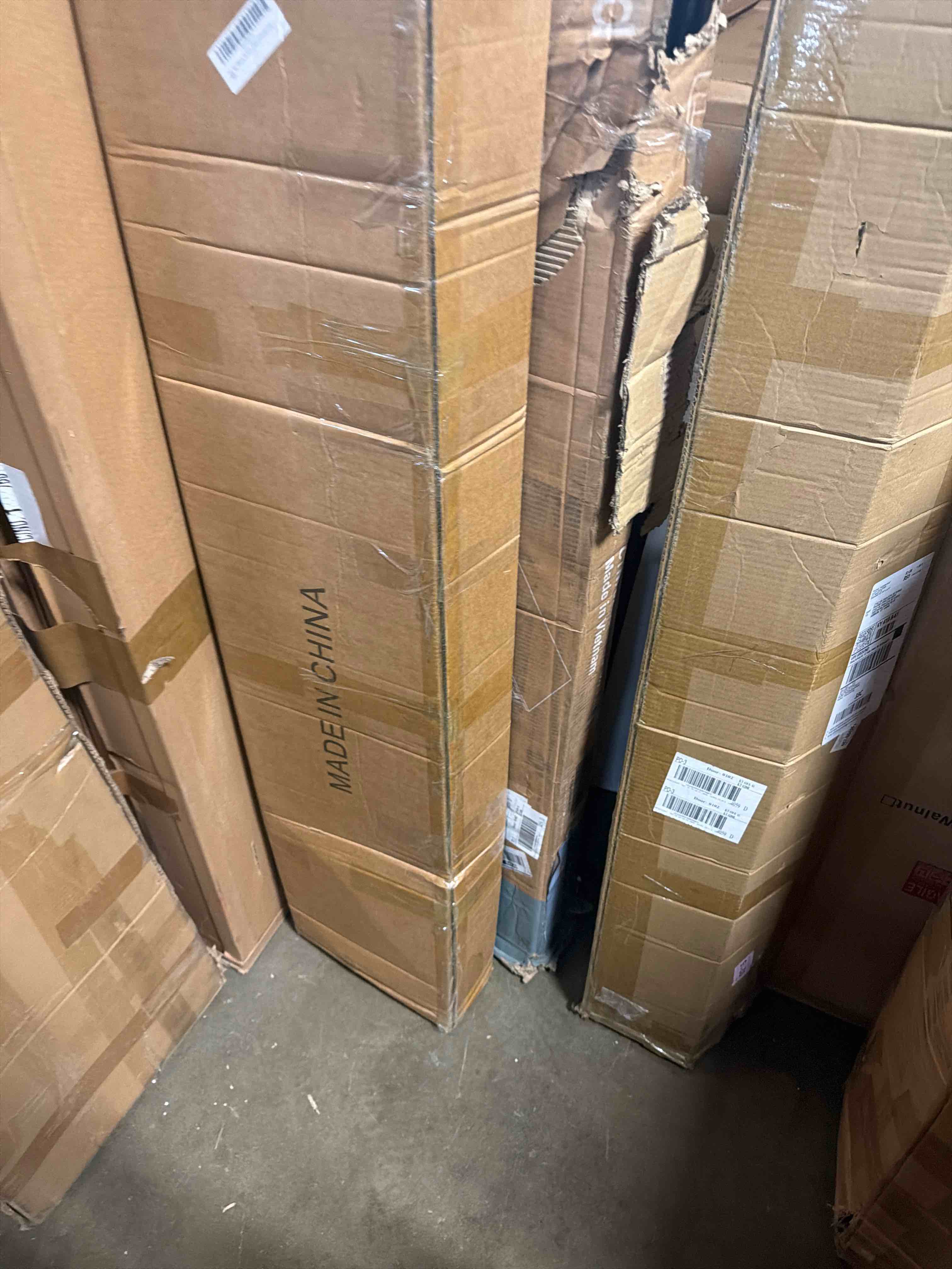 Condition photo showing Good Condition for rear diffuser for telsa model y without drilling, model y rear bumper molding protector lip made of pp material (glossy carbon fiber)
