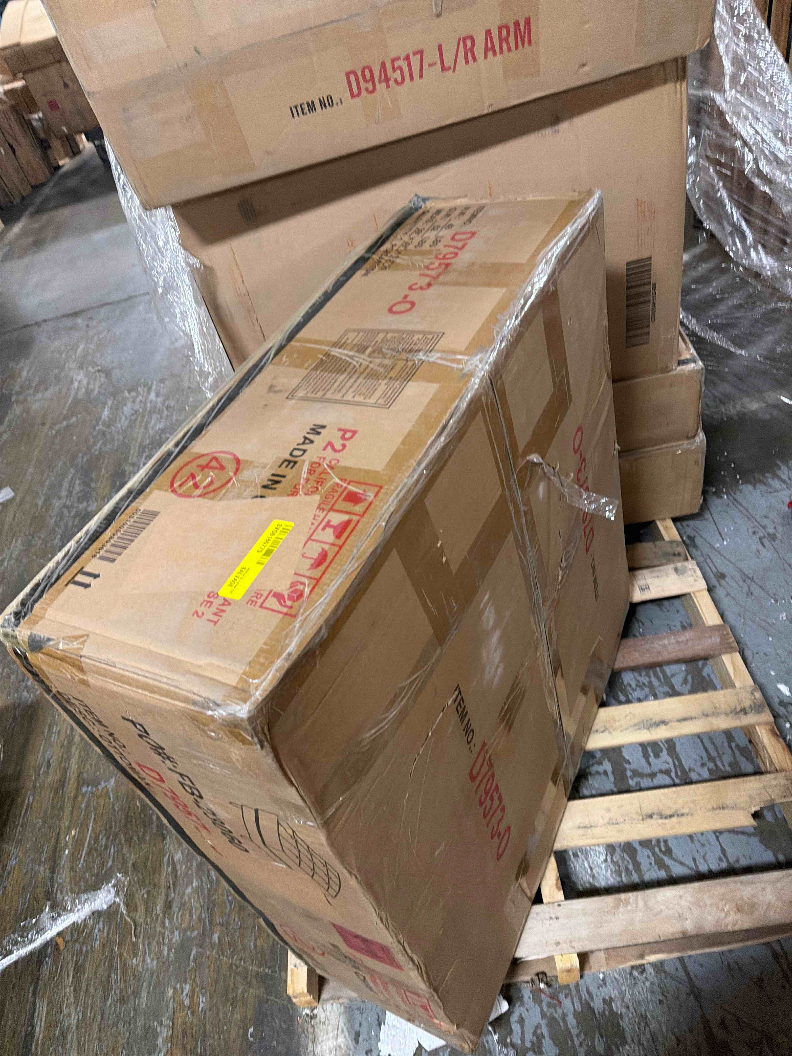 Condition photo showing Good Condition for wi-010-black-1f(only include this ottoman, not the sofa)