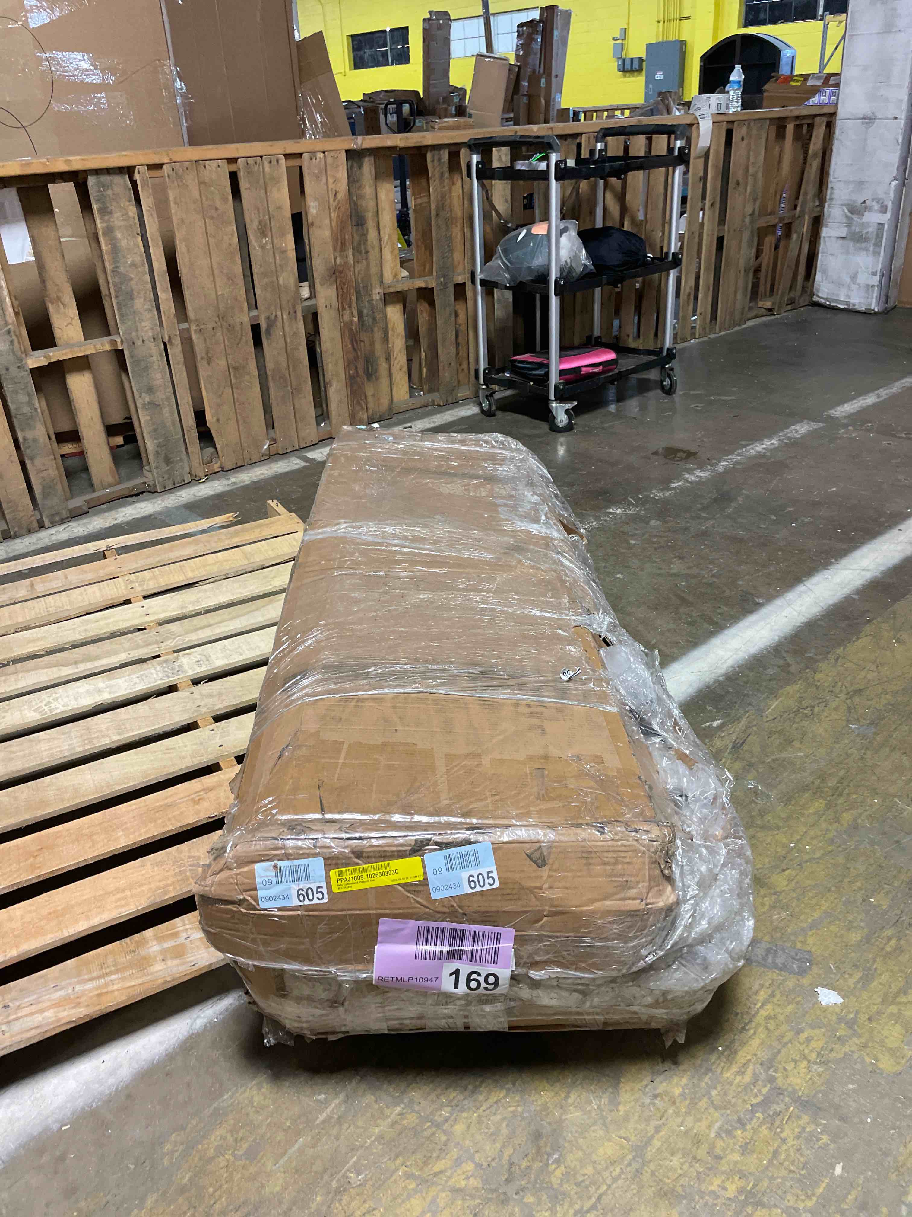 https://s3.amazonaws.com/lotting-images-prod/phillipi/GRA2239684_1757421056095.jpeg