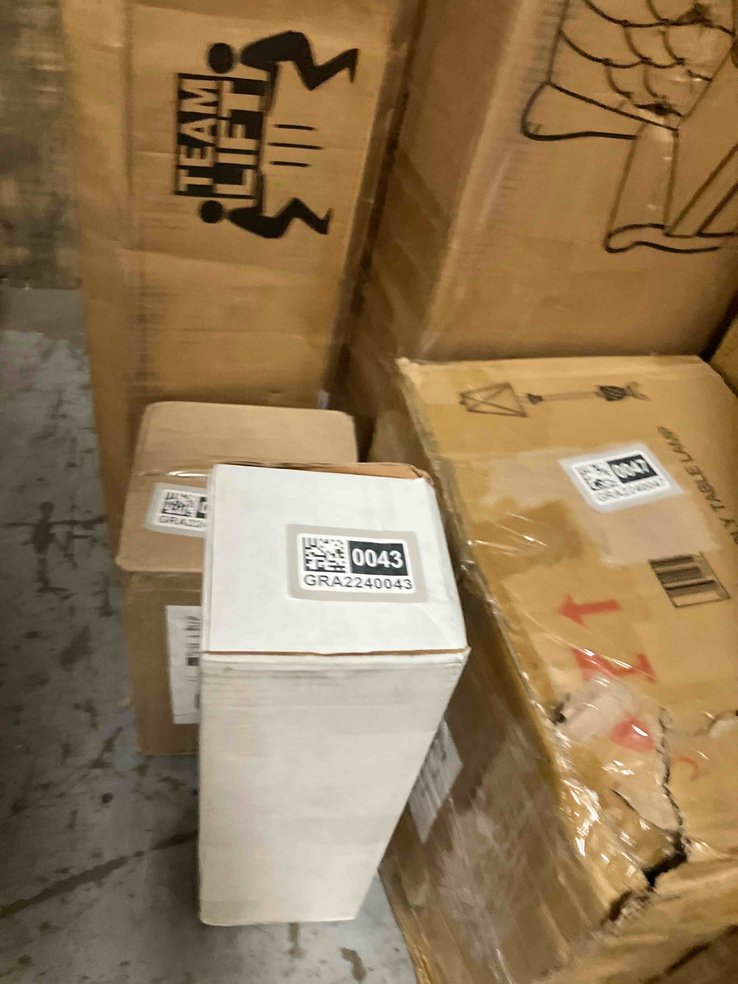 https://s3.amazonaws.com/lotting-images-prod/phillipi/GRA2240042_1758919764017.jpeg