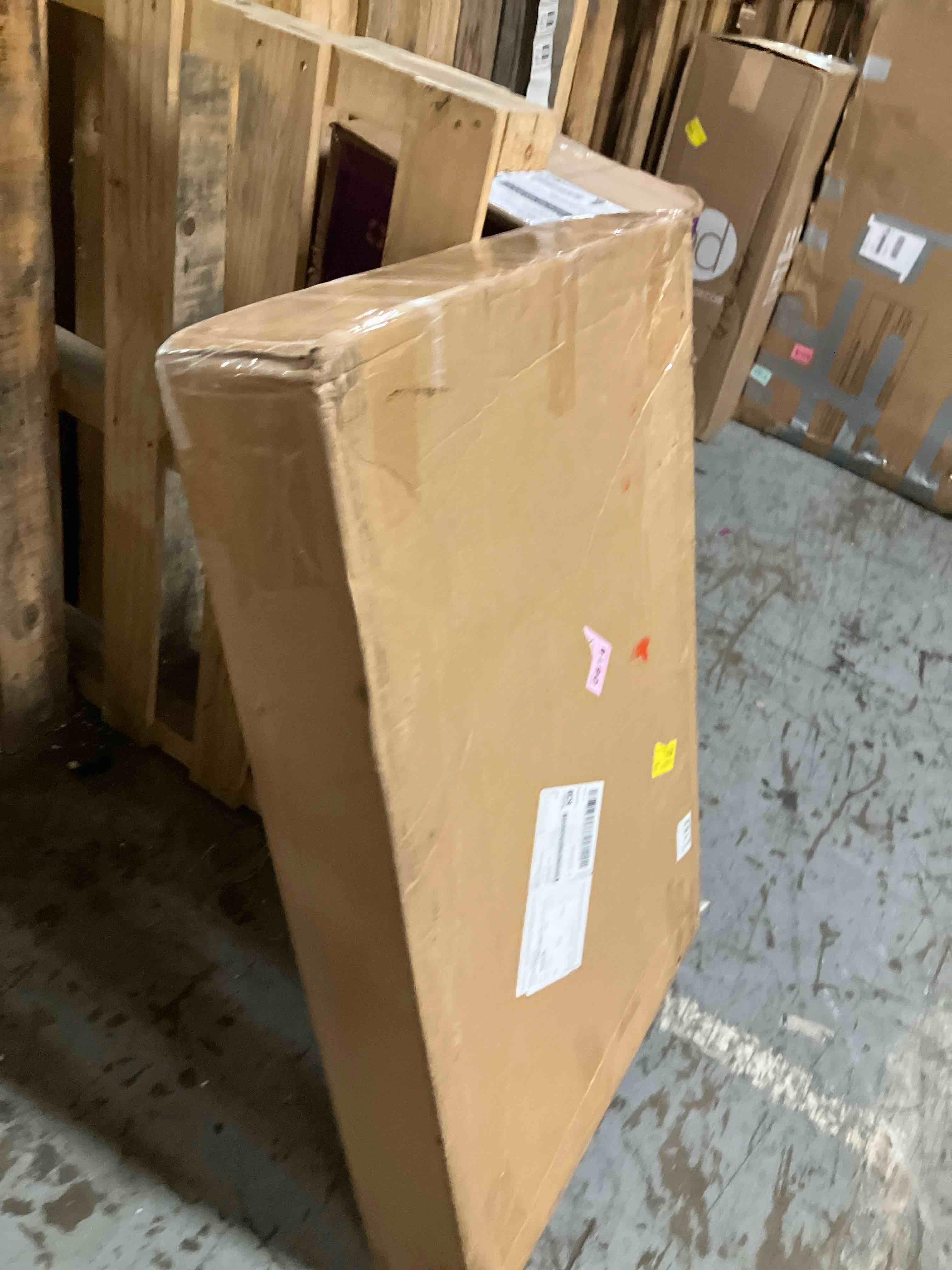 https://s3.amazonaws.com/lotting-images-prod/phillipi/GRA2240060_1758917842572.jpeg
