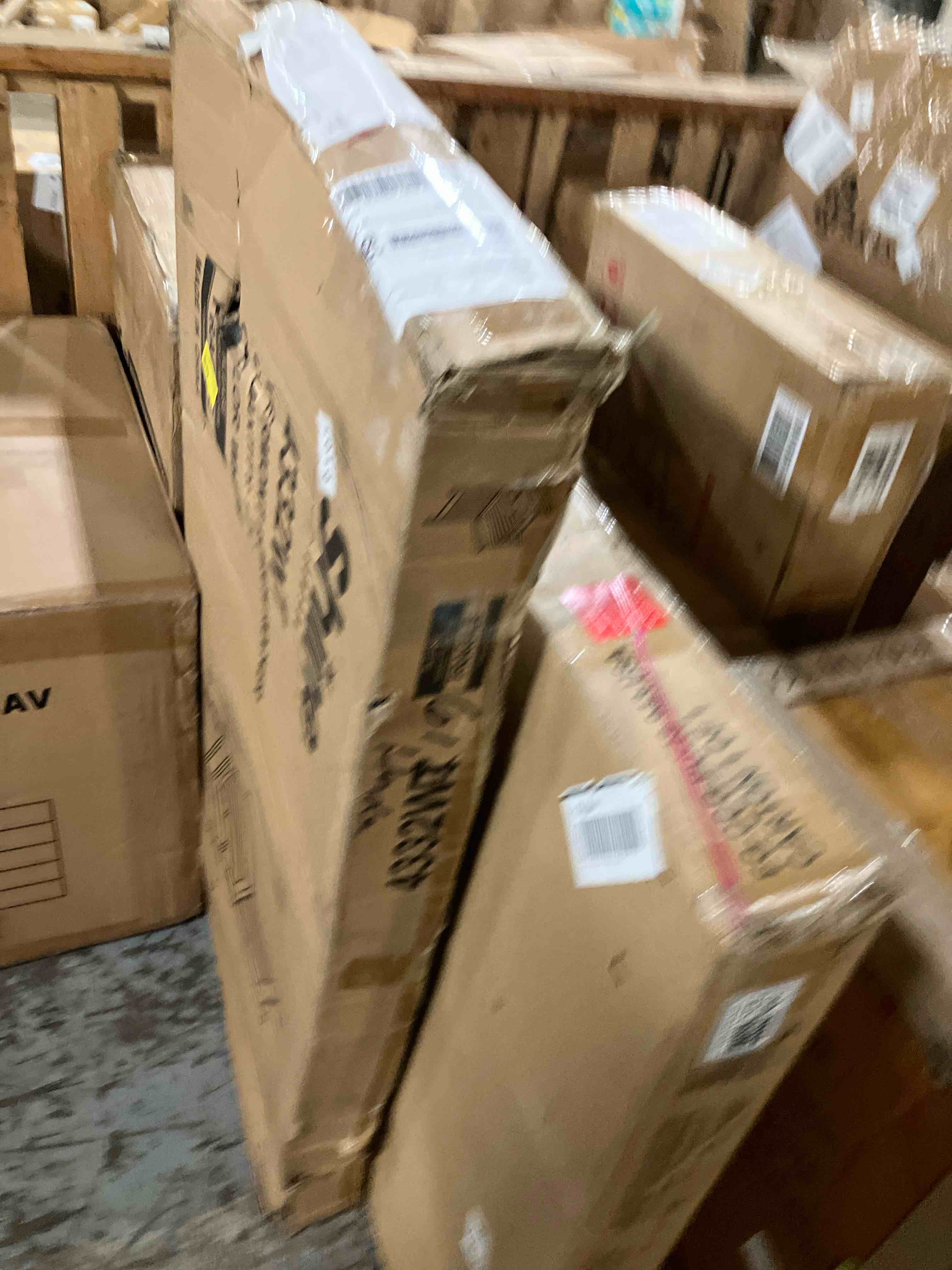 https://s3.amazonaws.com/lotting-images-prod/phillipi/GRA2240076_1758915998049.jpeg