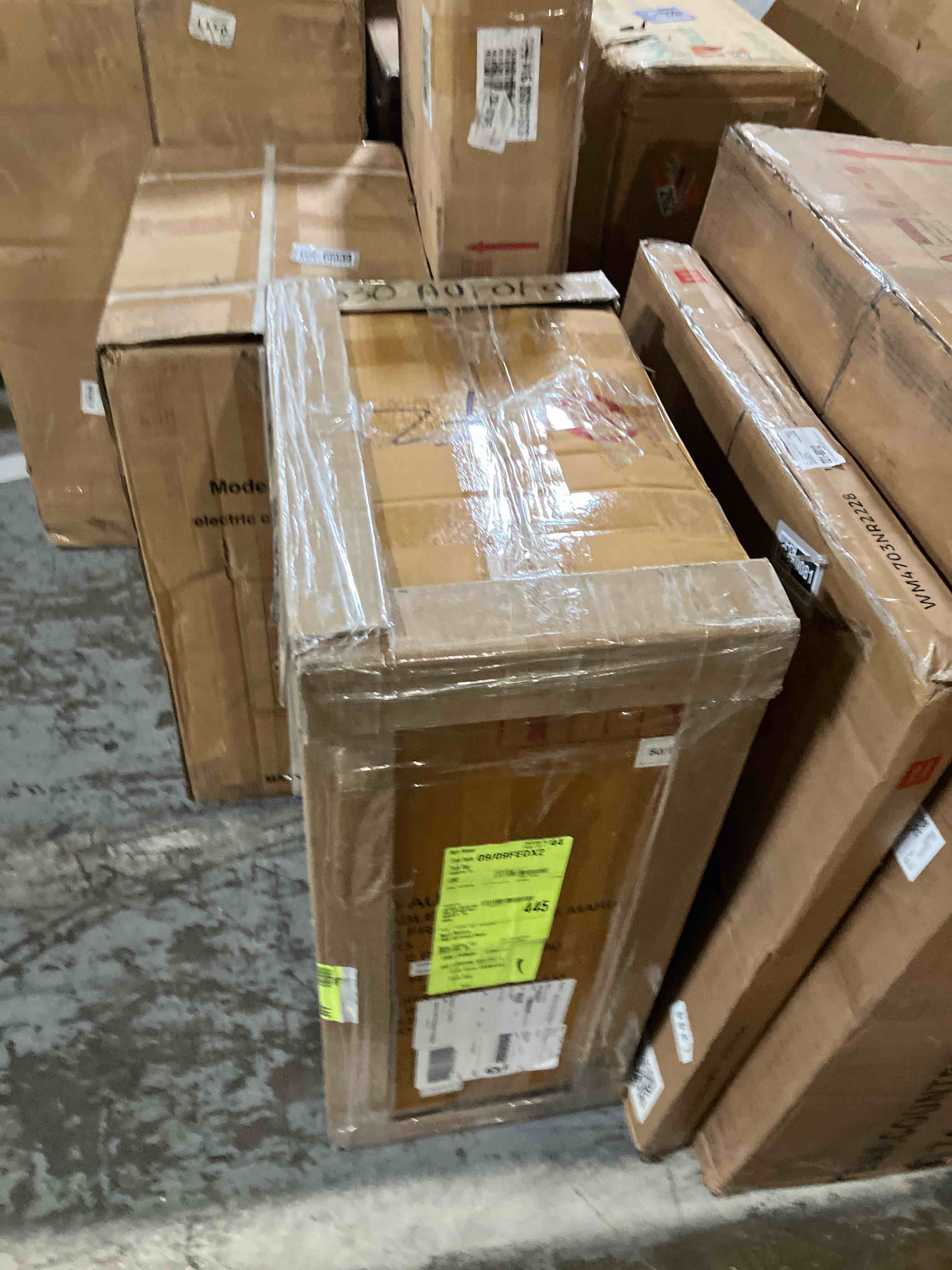 https://s3.amazonaws.com/lotting-images-prod/phillipi/GRA2240080_1758915680127.jpeg