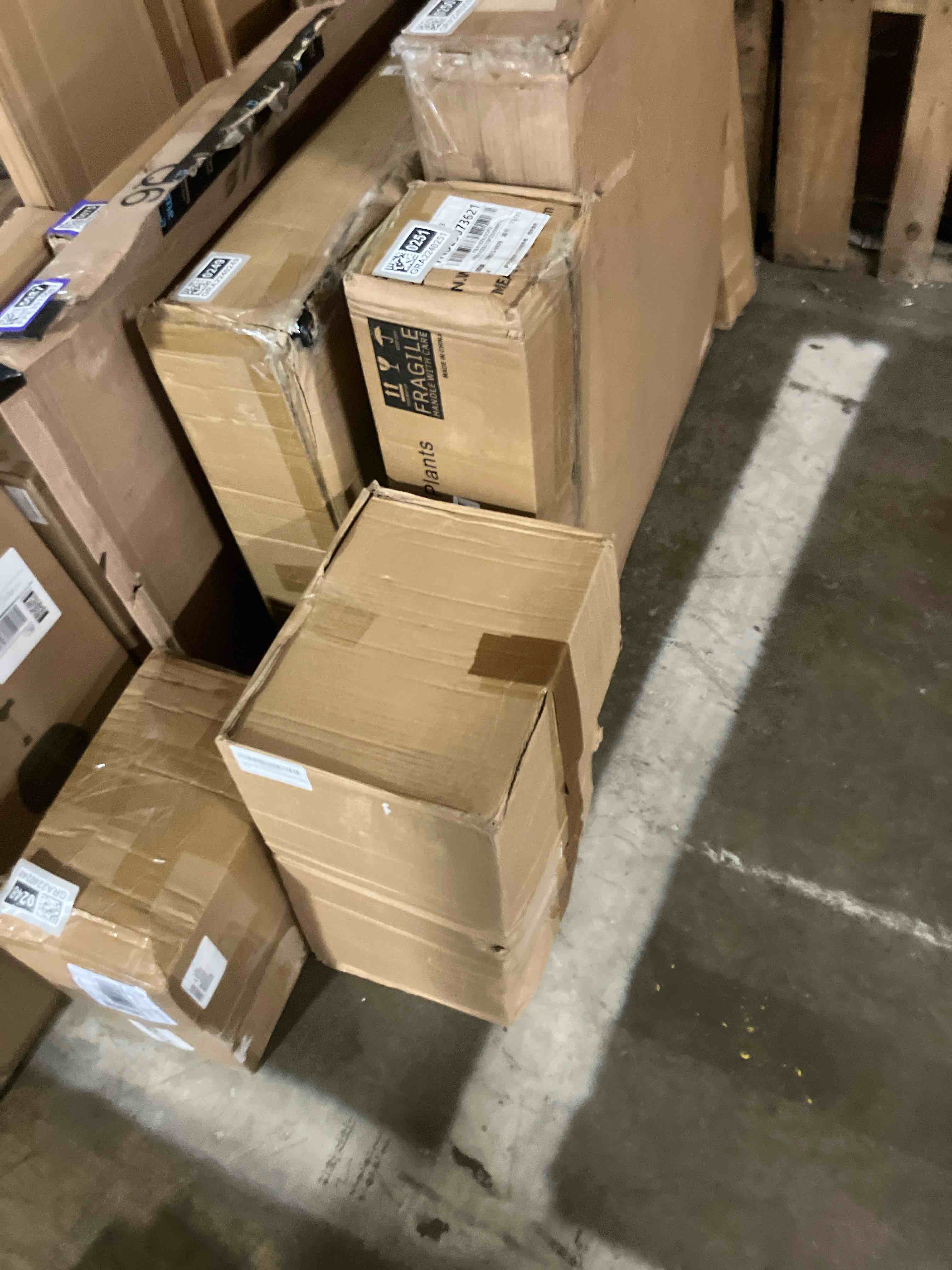 https://s3.amazonaws.com/lotting-images-prod/phillipi/GRA2240252_1761146118061.jpeg