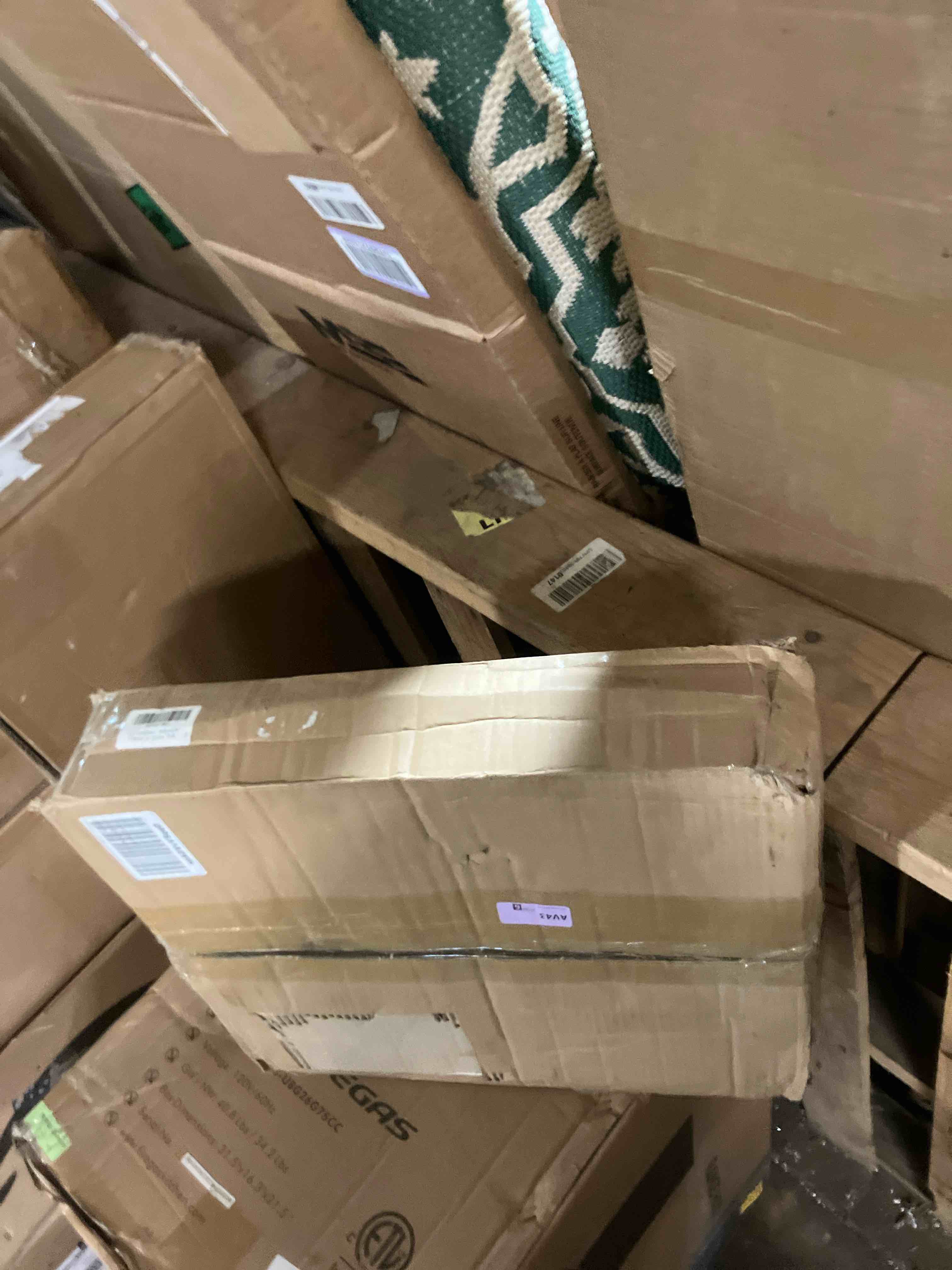 https://s3.amazonaws.com/lotting-images-prod/phillipi/GRA2240261_1761148189123.jpeg