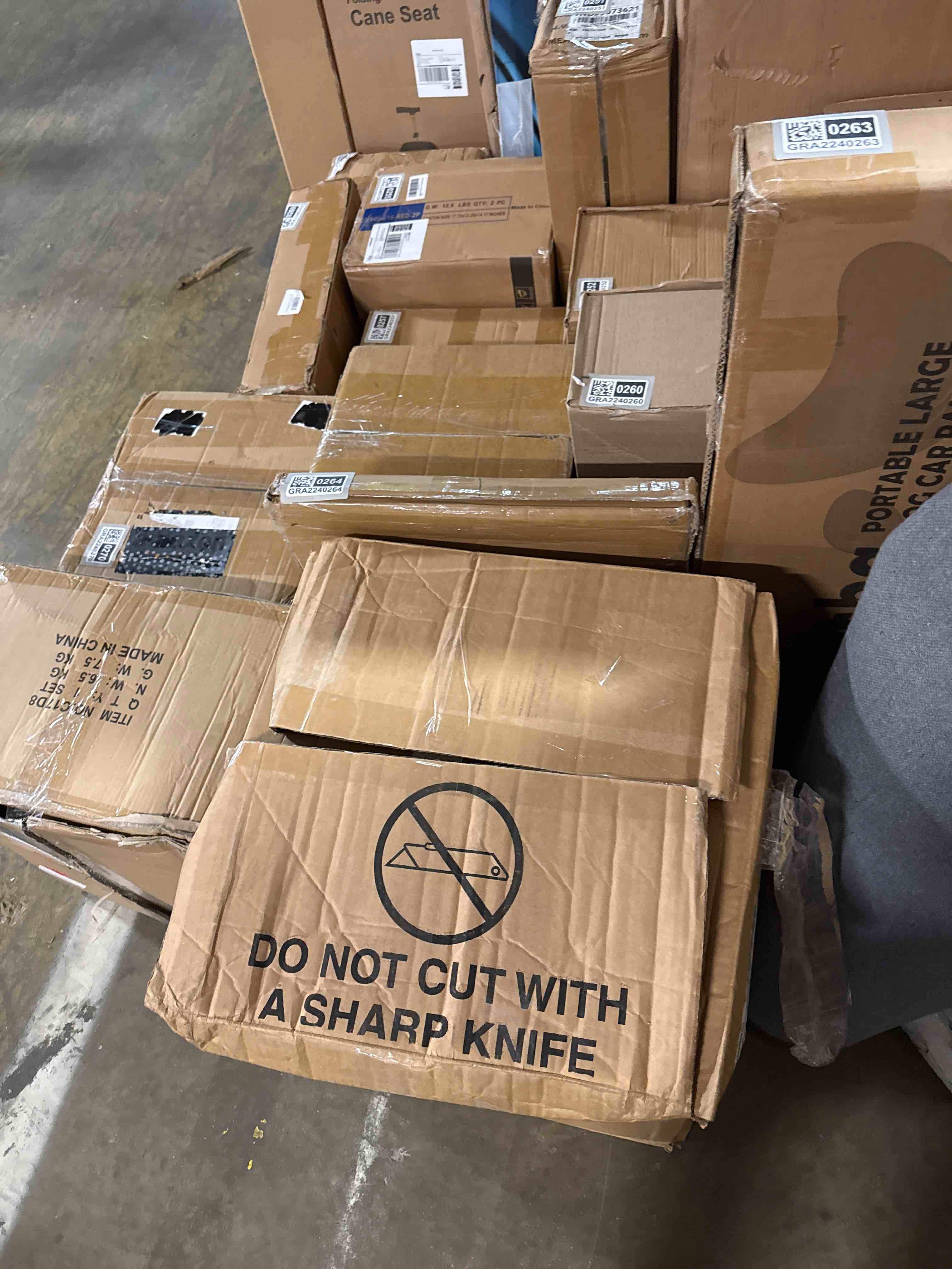 https://s3.amazonaws.com/lotting-images-prod/phillipi/GRA2240271_1761153639254.jpeg