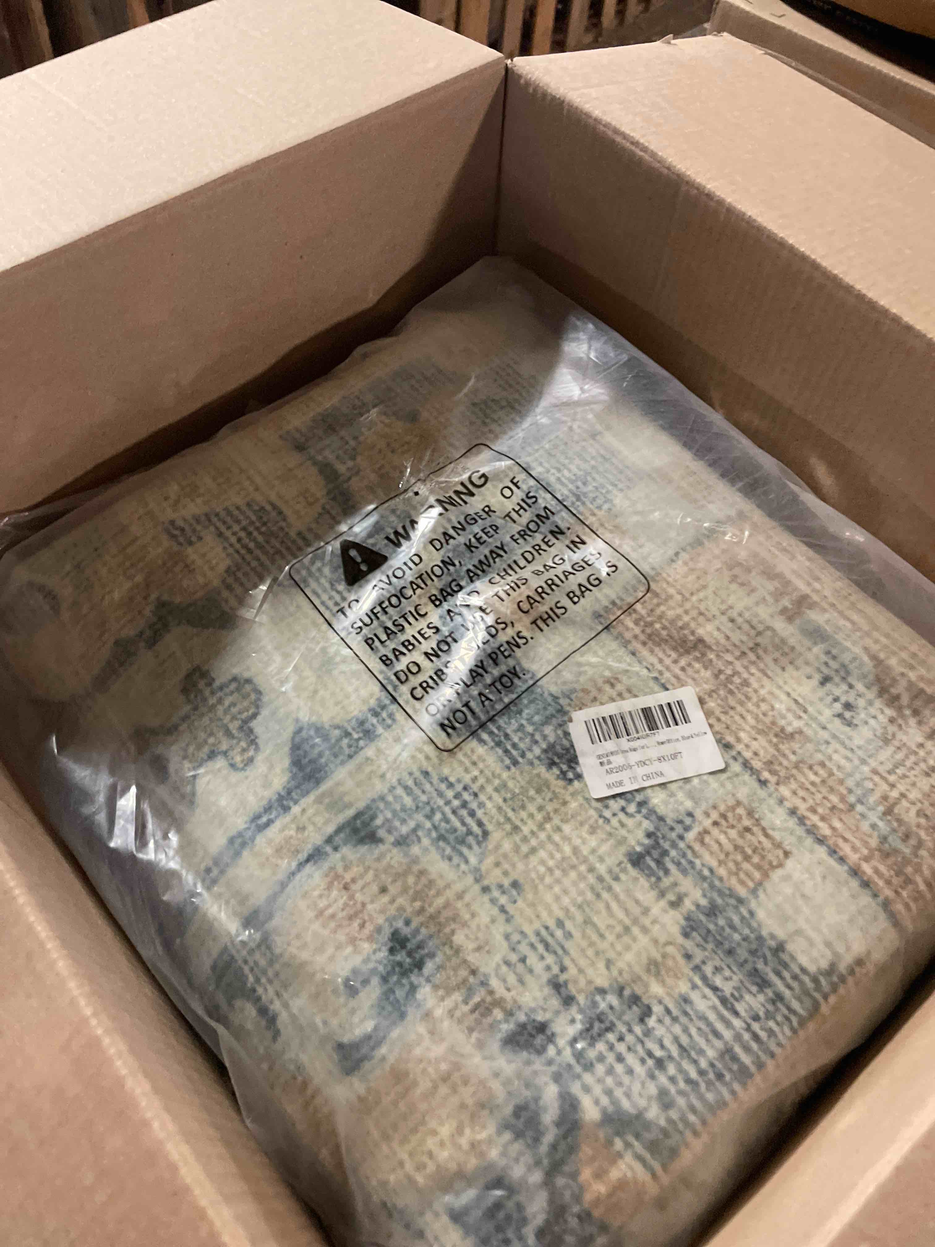 Condition photo showing New/Like New for GENIMO Machine Washable 8x10 Area Rugs for Living Room, Non Slip Vintage Rugs, Low Pile Lightweight Chenille Print Rug for Bedroom, Dining Room, Home Office, Fade Blue