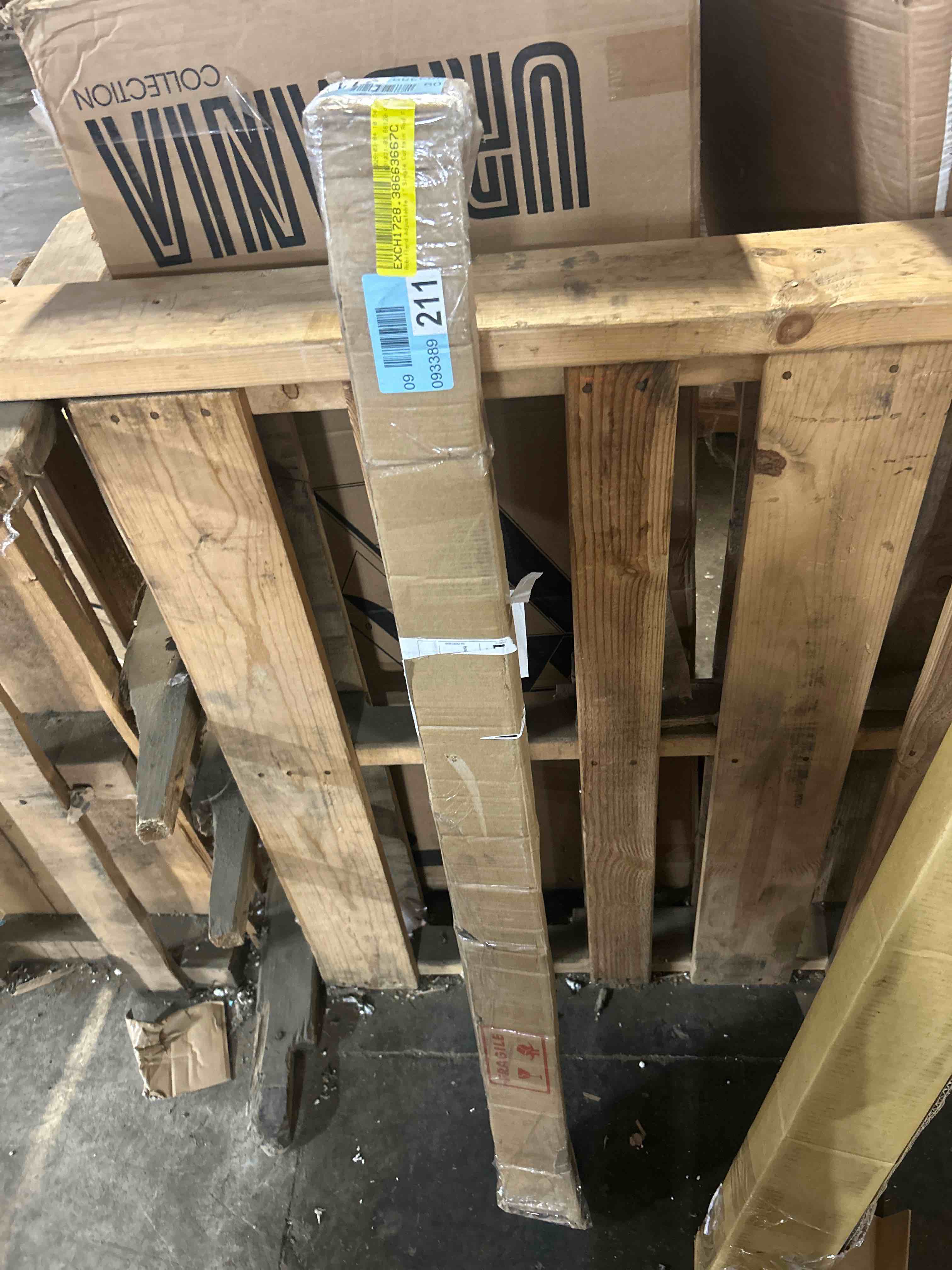 Condition photo showing Good Condition for Robillard Adjustable 1 Single Curtain Rod