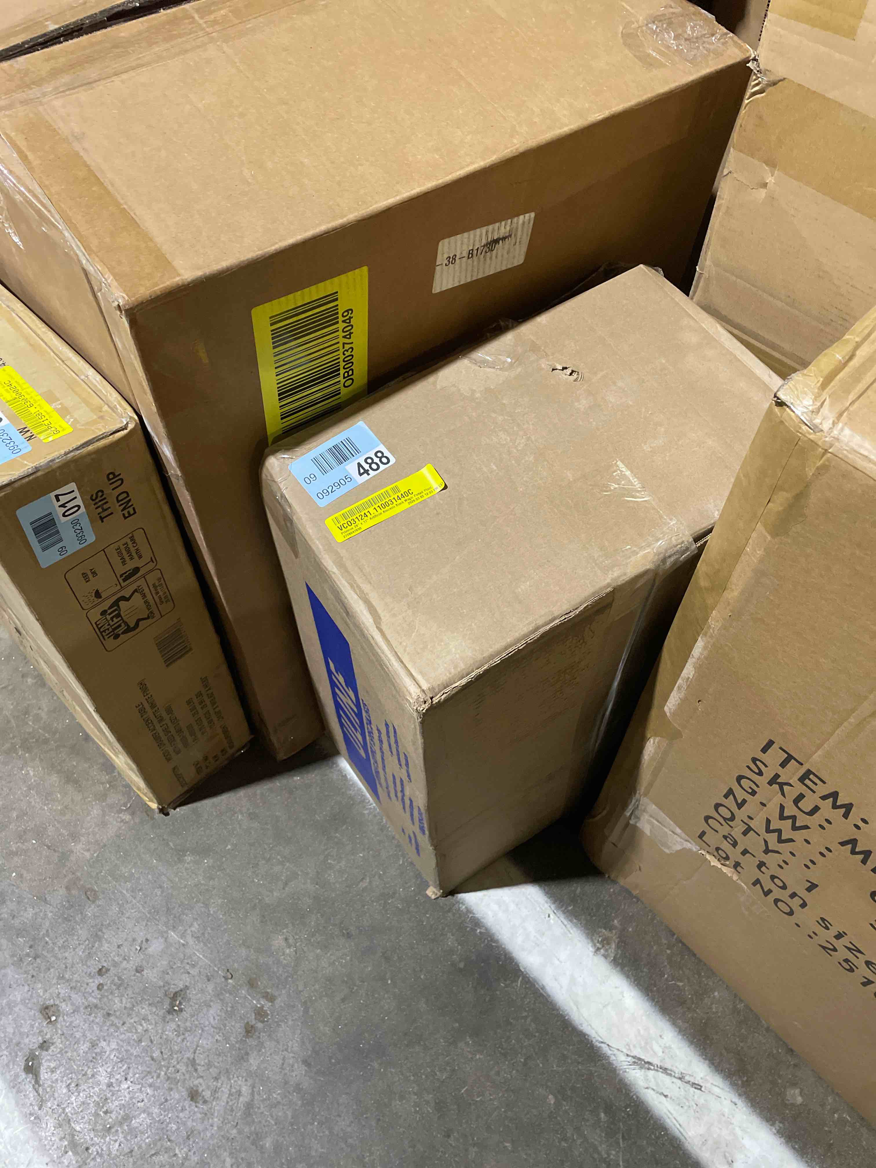 Condition photo showing New/Like New for Primrue 28" x 17" Artificial Alocasia Black Magic Potted Plant.