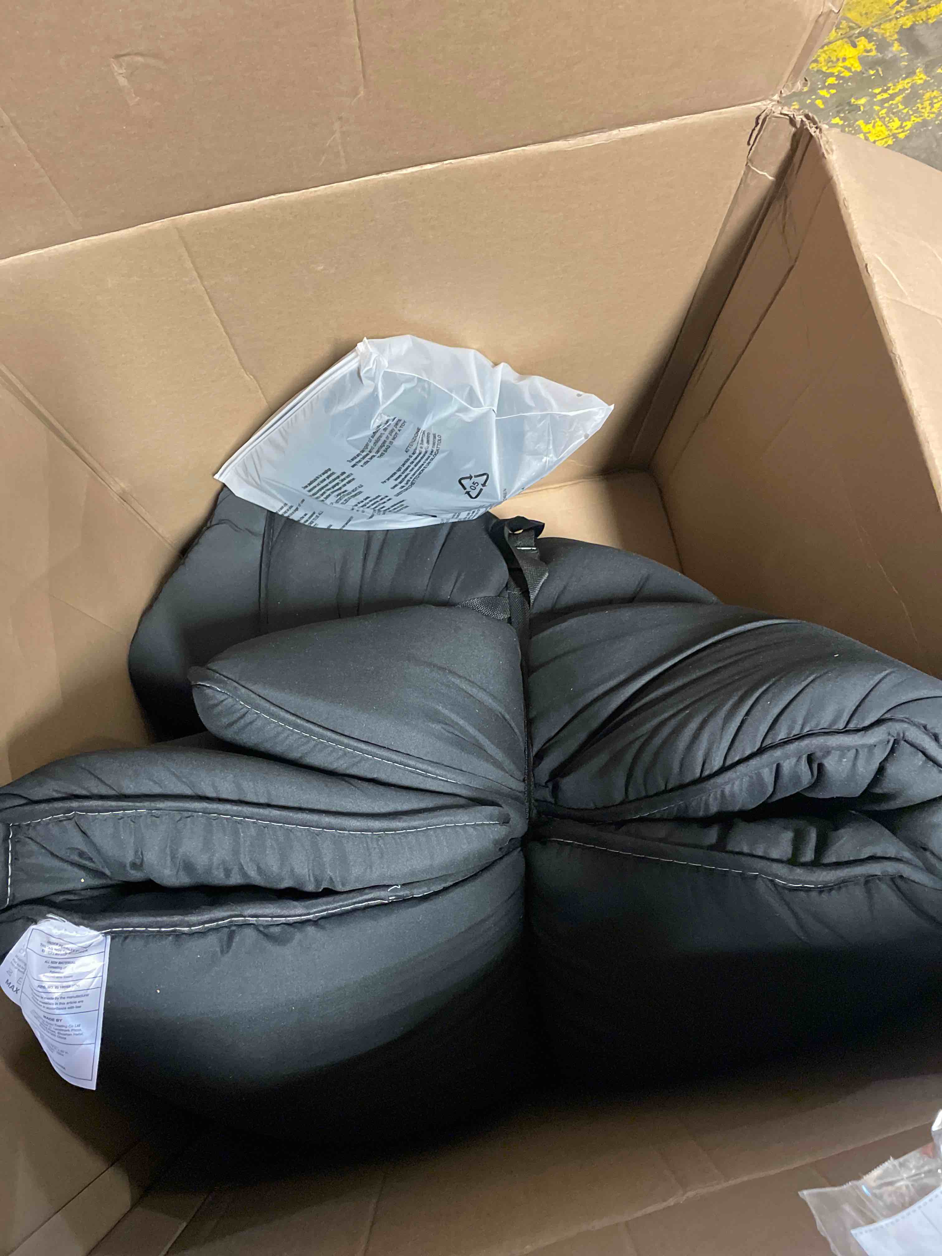 Condition photo showing New/Like New for MAXYOYO Japanese Floor Mattress Futon Mattress, 4" Thicken Tatami Mat Sleeping Pad Foldable Roll Up Mat Boys Girls Dormitory Pad Kids Floor Lounger Pillow Bed, Black, Full