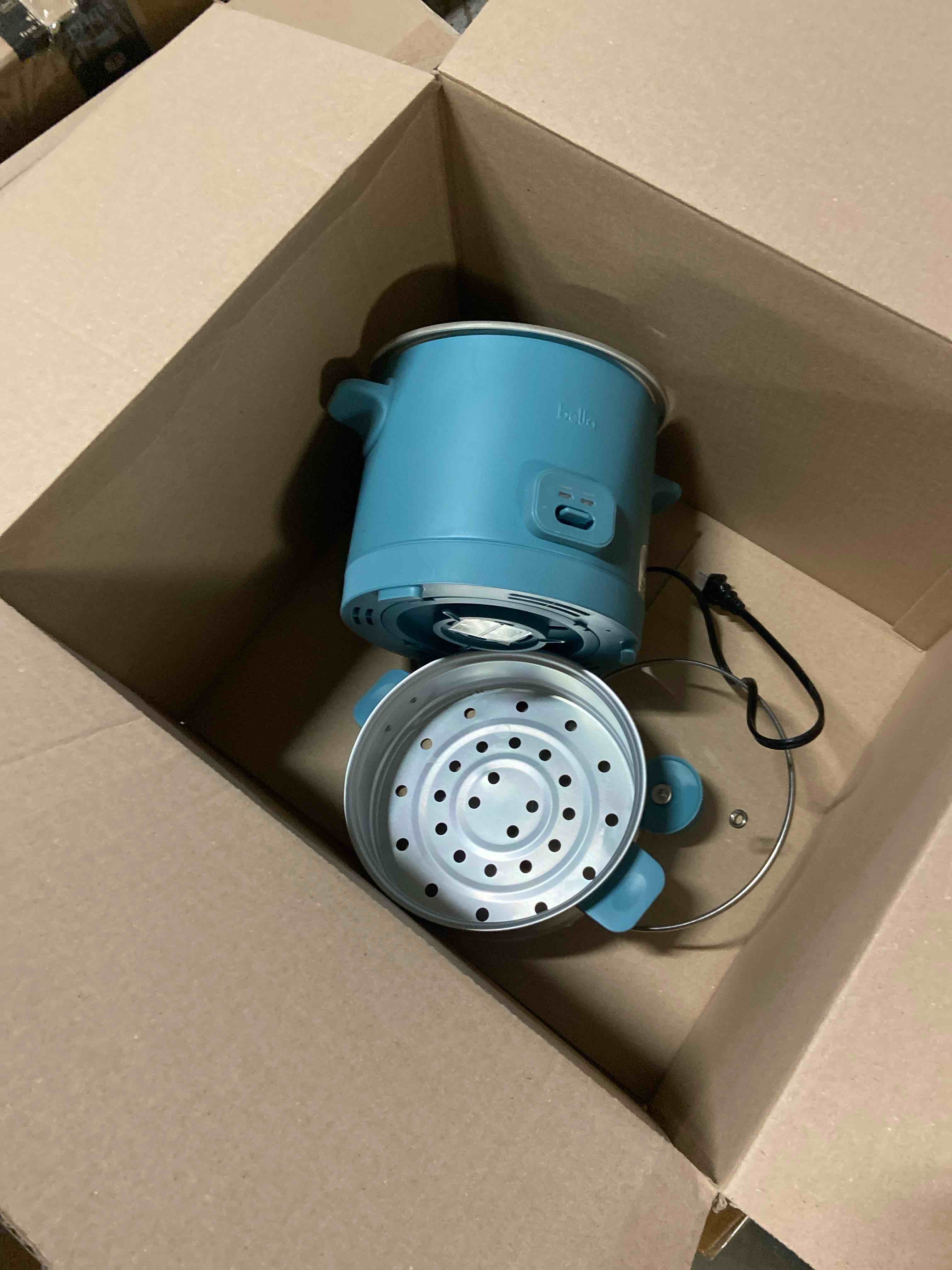 Condition photo showing Good Condition for bella 16 Cup Rice Cooker with Steamer, Dishwasher Safe Steaming Basket, Rice Paddle and Measuring Cup, Removable Nonstick Cooking Bowl, Automatic Keep Warm Function?, 400 Watt, Surf