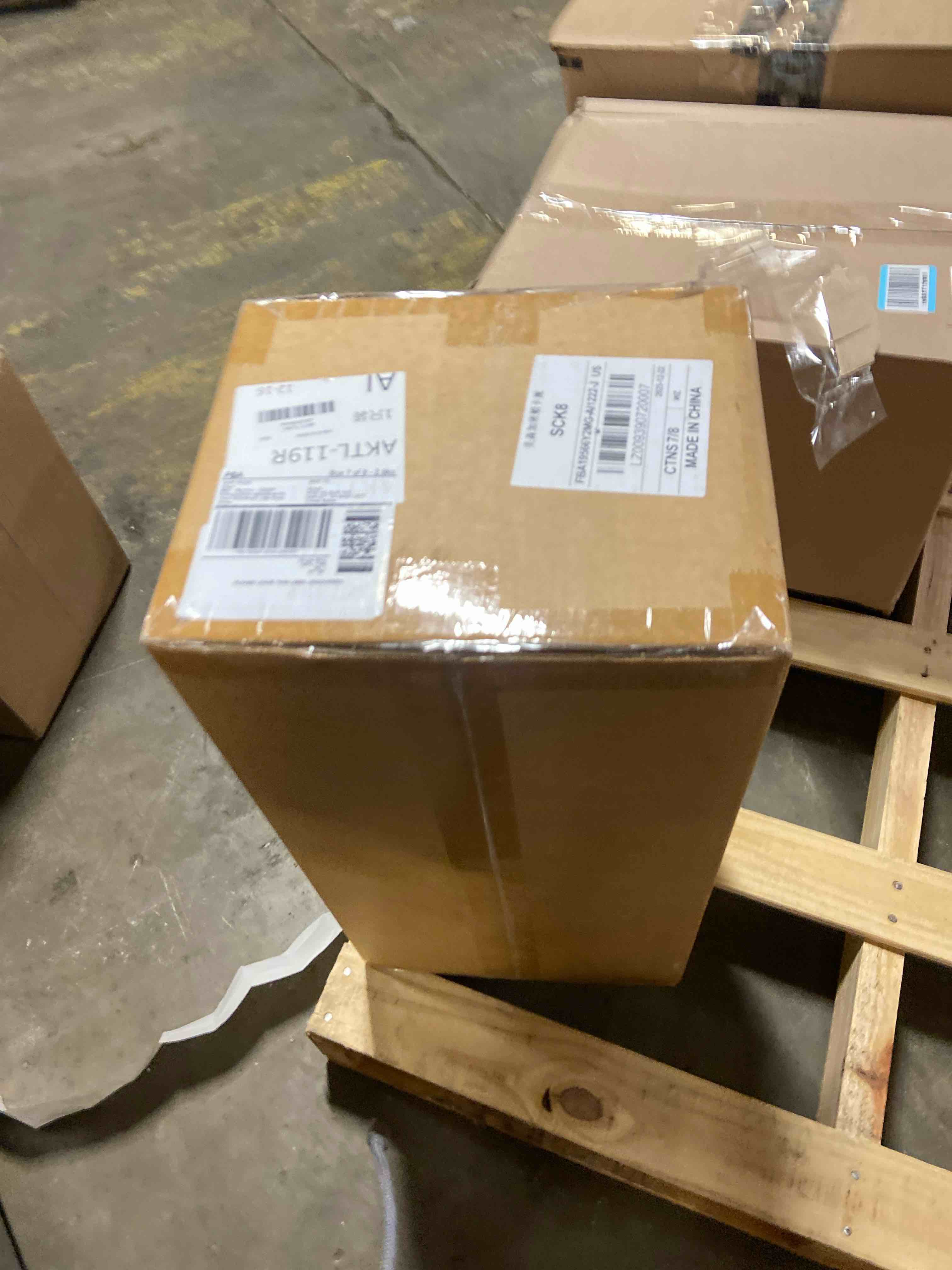 Condition photo showing New/Like New for Tail Light Assembly Compatible with 2010-2016 Cadillac SRX Right Passenger Side Taillight Replace 22774015