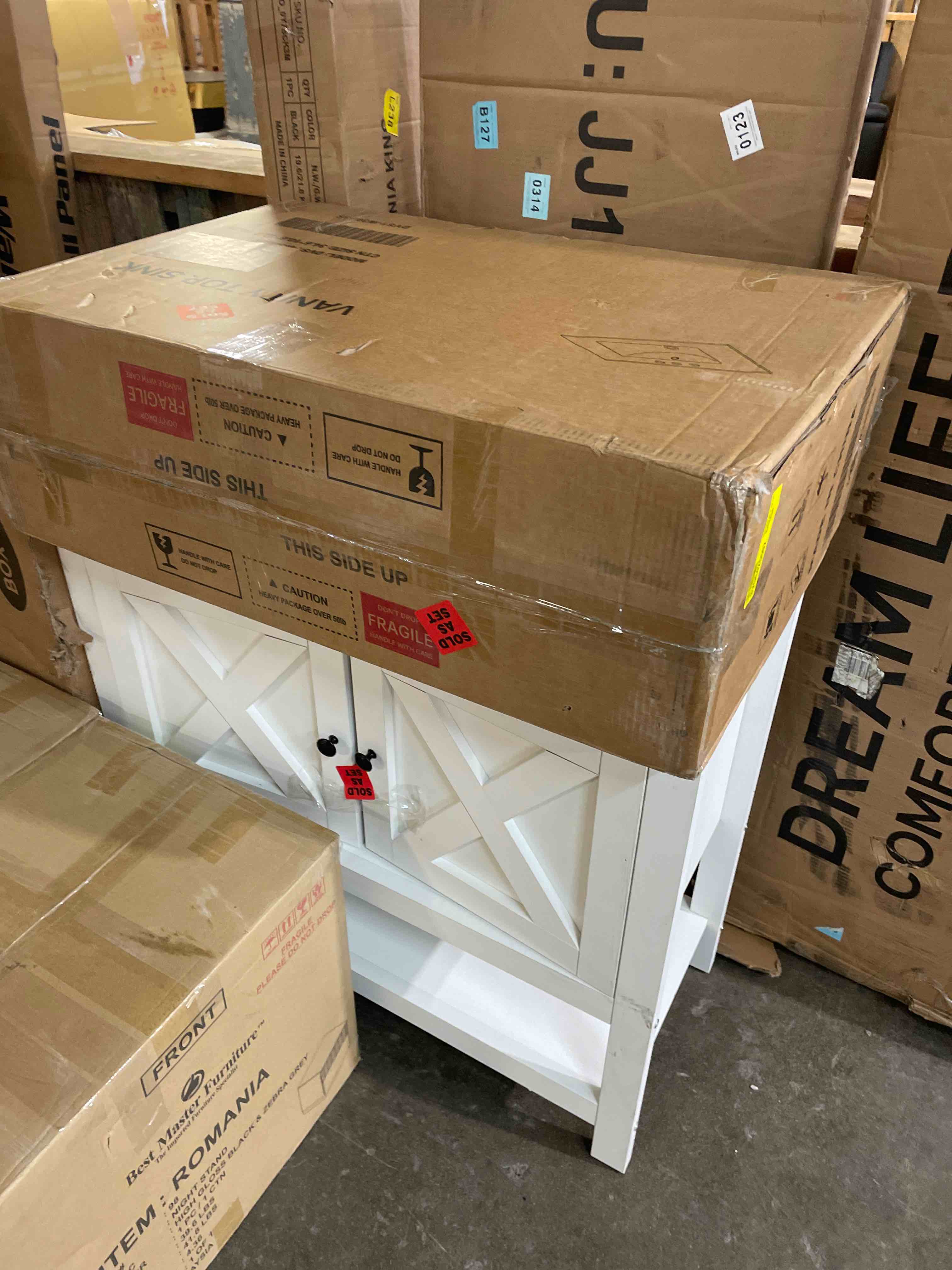 https://s3.amazonaws.com/lotting-images-prod/phillipi/GRA2242268_1778168289905.jpeg