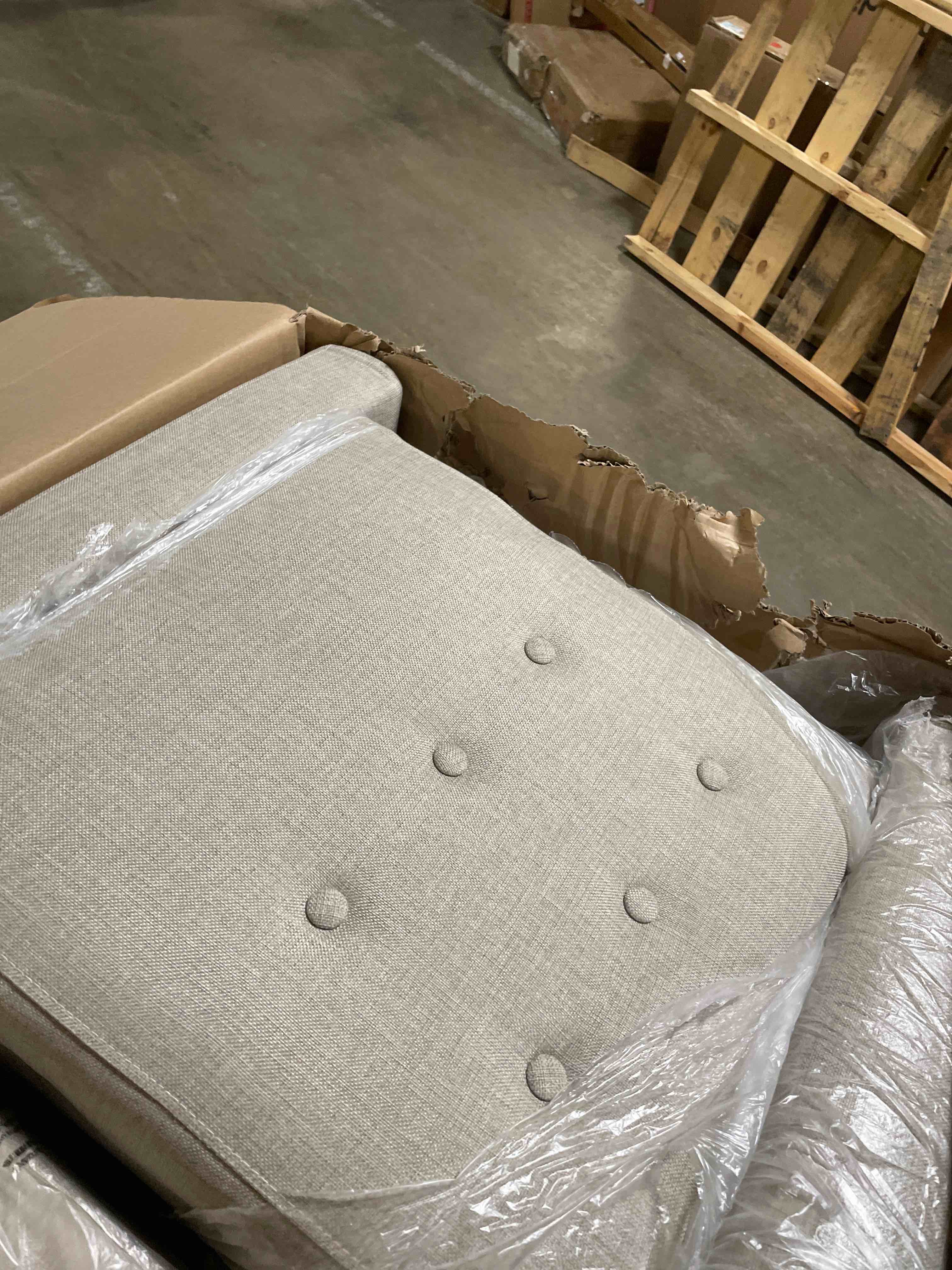 Condition photo showing Good Condition for lue bona linen color linen accent chair 18.5" h, button tufted upholstered modern armchair, comfy living room chair with arms, arm chairs for living room, bedroom, small space