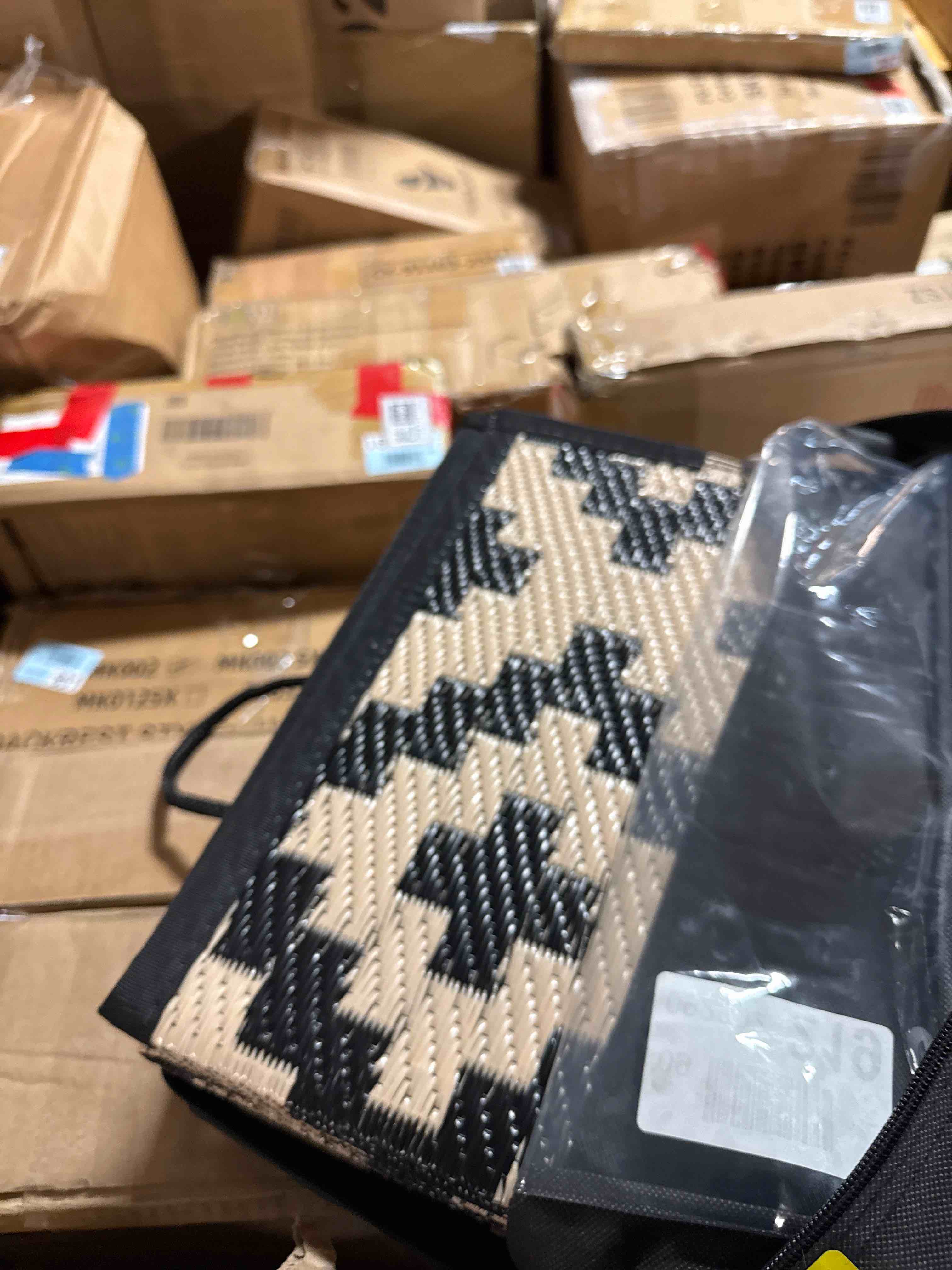 Condition photo showing New/Like New for smiry waterproof outdoor rug 5x8 ft, reversible plastic straw patio camping rugs, outdoor indoor rv mat carpet for patio, outside entry, backyard, deck, bench, picnic, camper, black & beige black and beige 5' x 8' (rectangular)