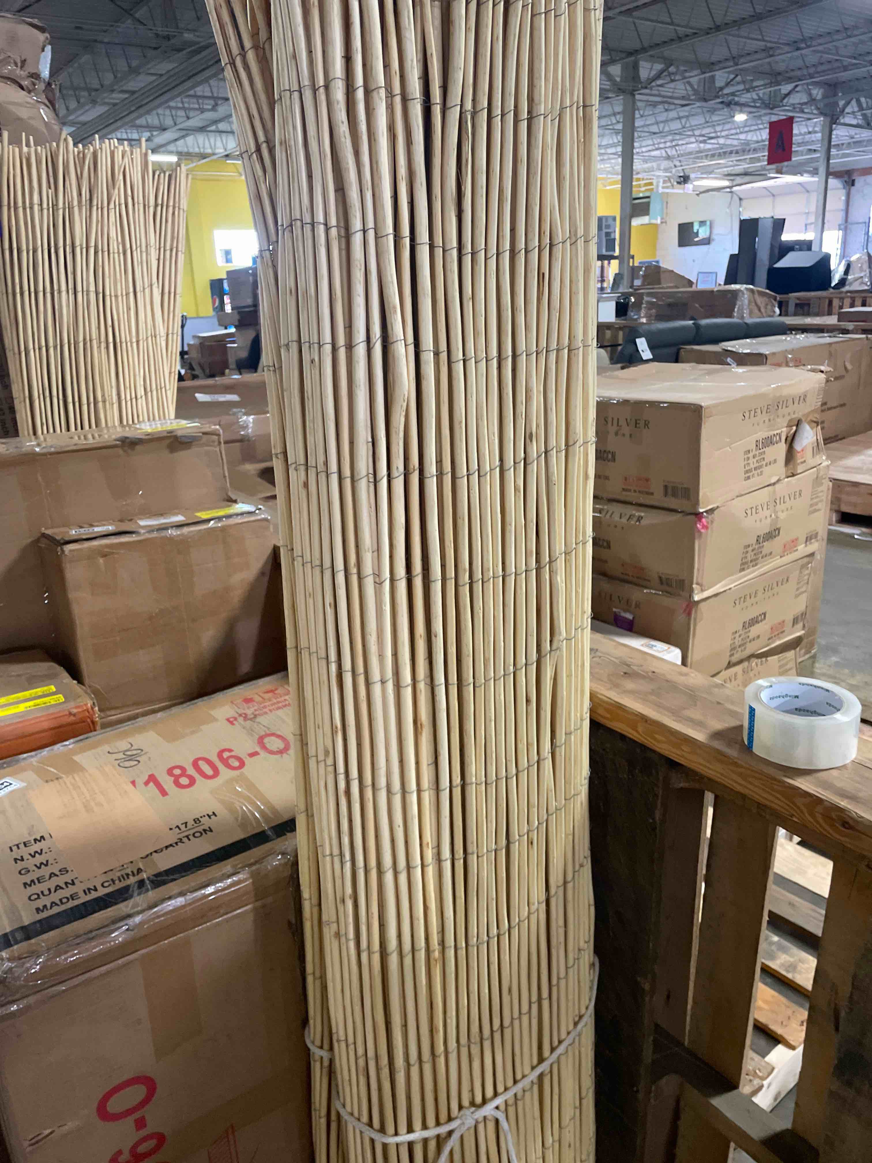 Condition photo showing New/Like New for vevor natural rolled bamboo fence, eco-friendly privacy screen - 6 ft h x 8 ft l x 0.75 in d, decorative for garden, backyard, balcony, patio, pool side