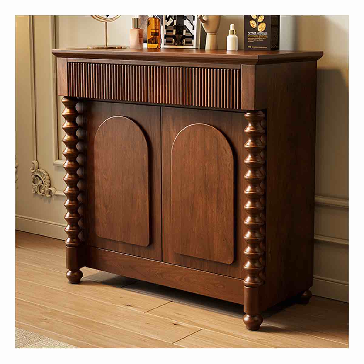 Condition photo showing Good Condition for roman 39.37'' sideboard