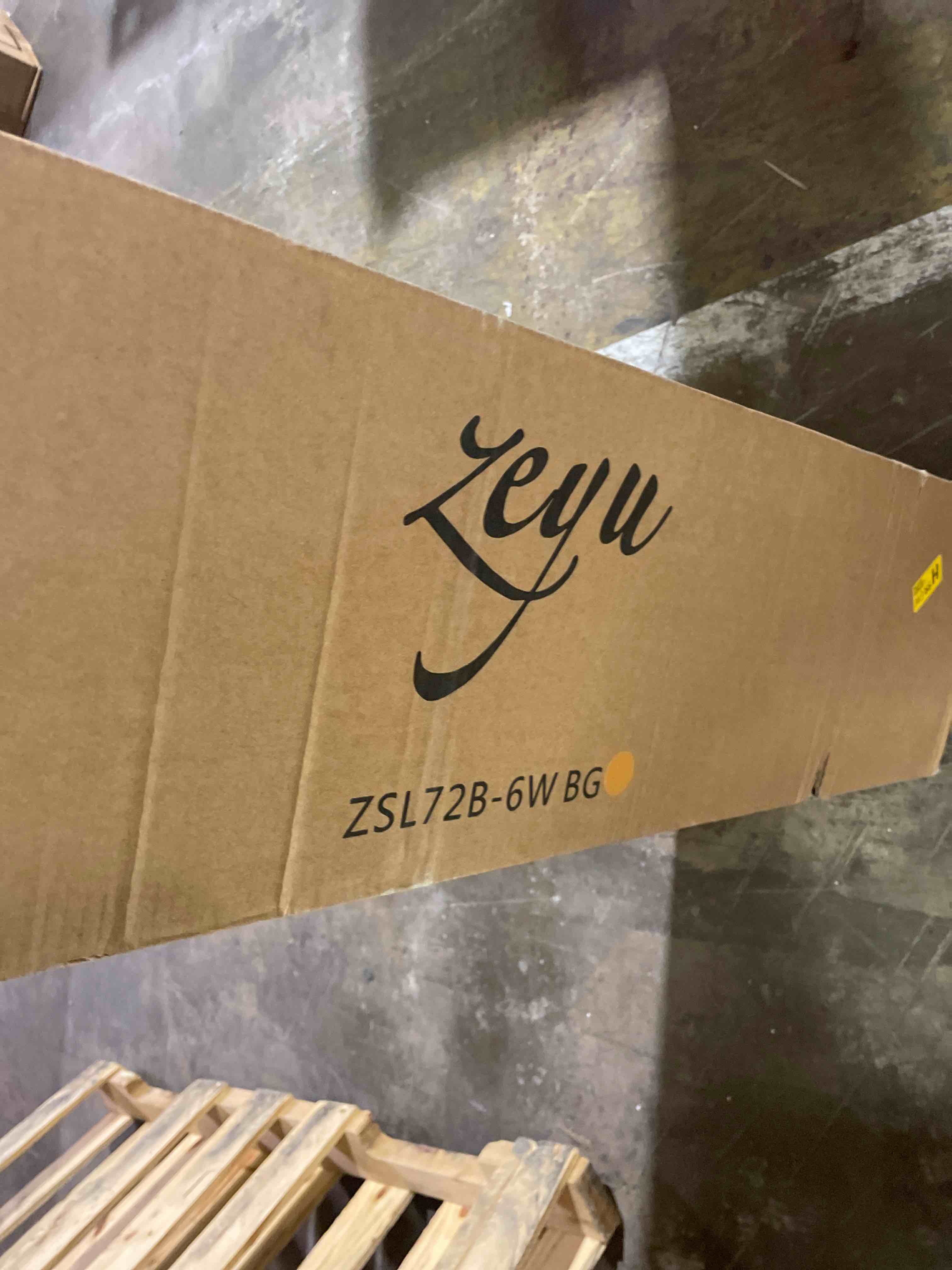 Condition photo showing New/Like New for zeyu 44 inch brushed gold bathroom light fixtures, 6 lights vintage wall light, modern vanity light with clear glass shade, zsl72b-6w bg gold 6-light
