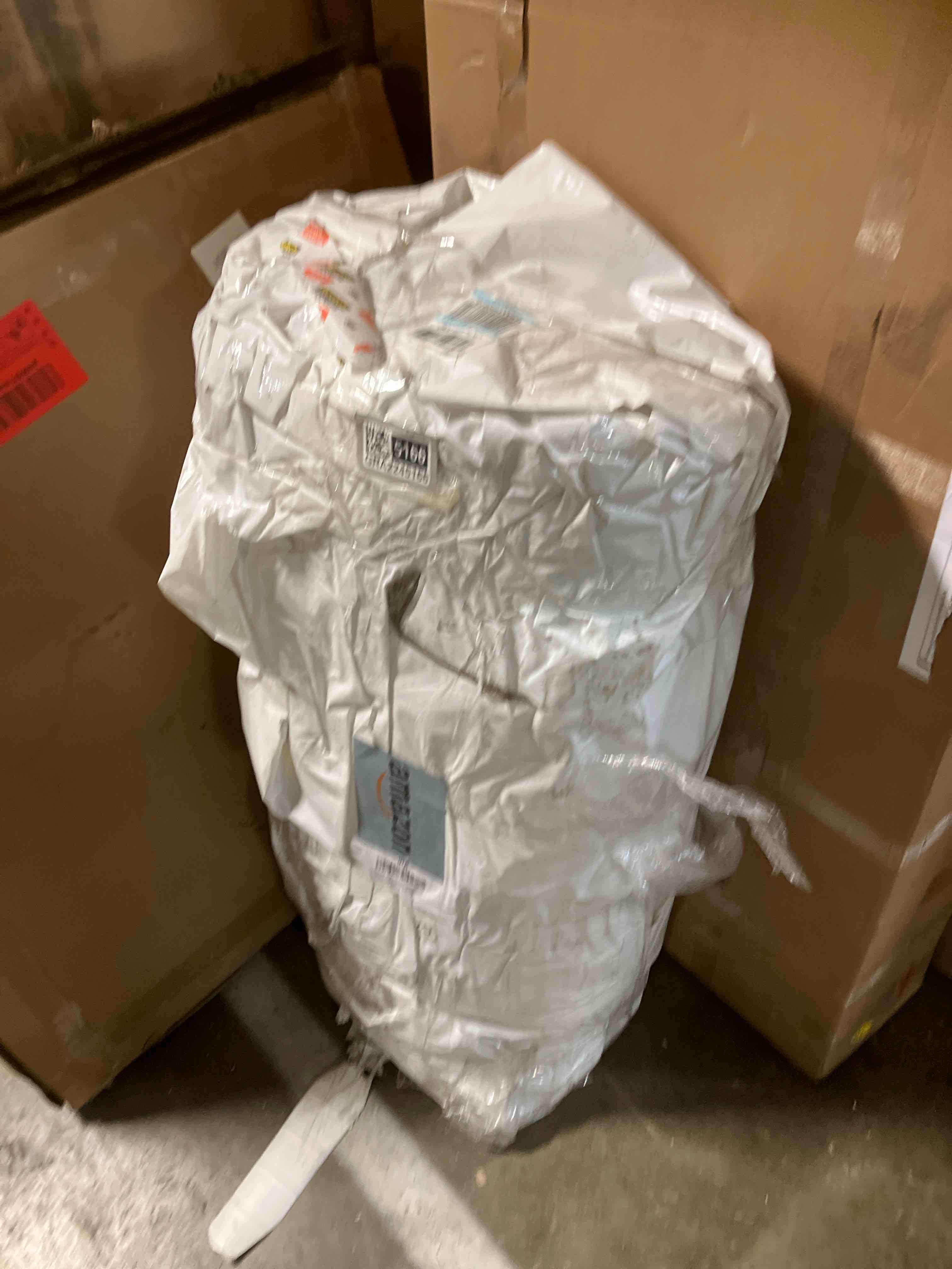 Condition photo showing New/Like New for Loloi Darby Collection DAR-05 Beige/Grey 9'-2" x 13' Area Rug