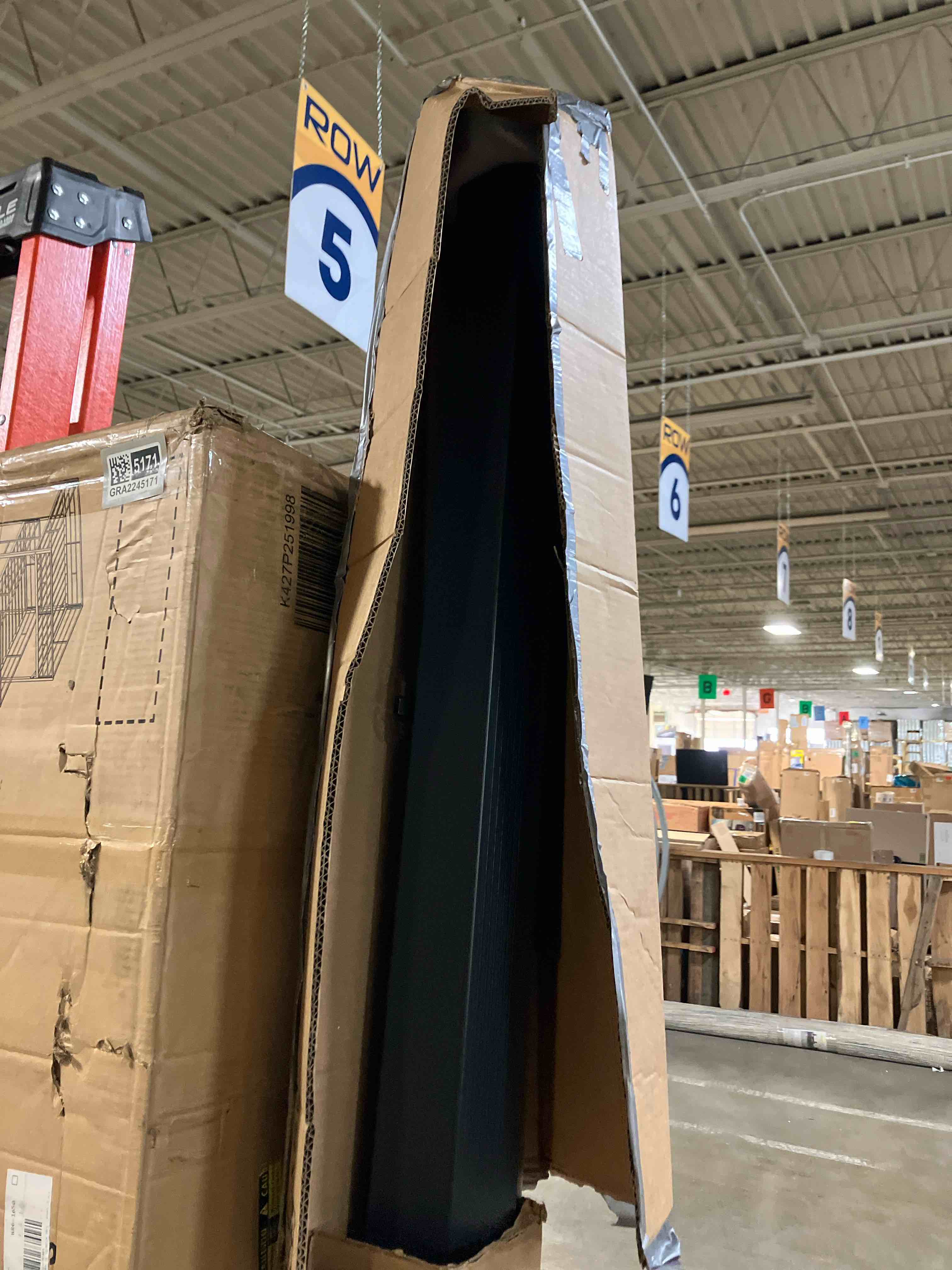 Condition photo showing New/Like New for 60" x 36" HD Pull Up Floor Projector Screen