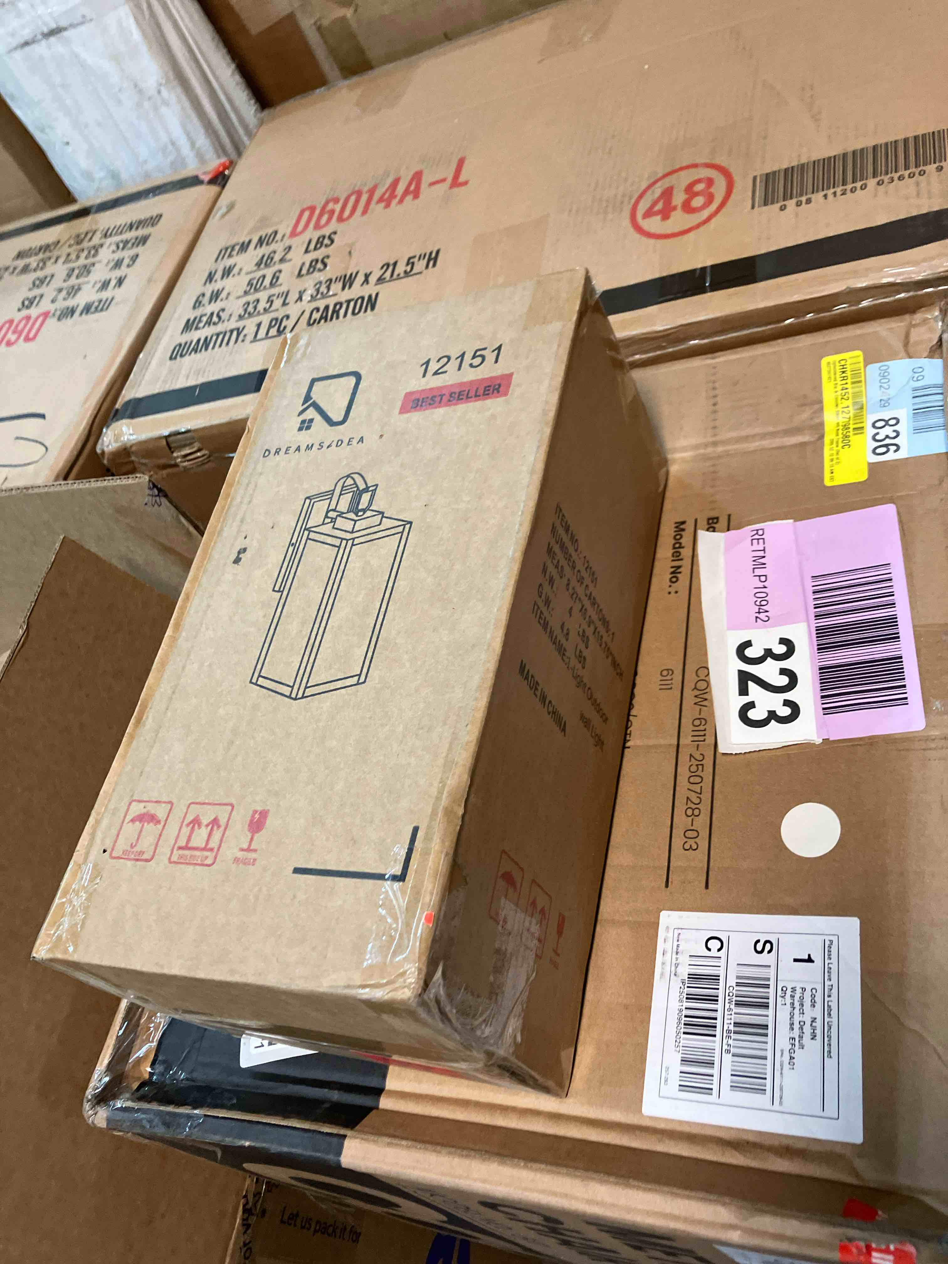 Condition photo showing New/Like New for dreamsidea 12151 outdoor wall light 