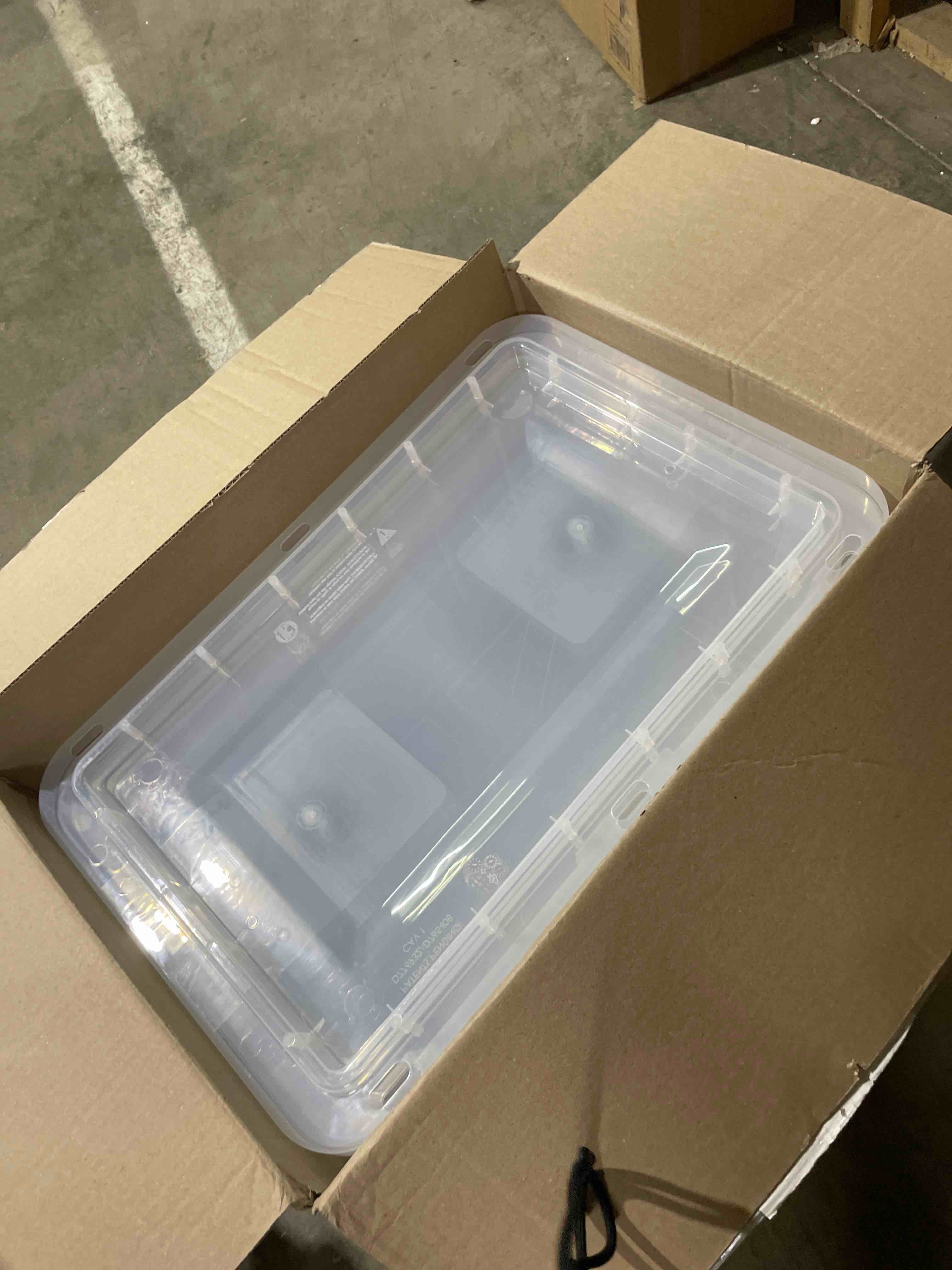 Condition photo showing New/Like New for ONLY 2 lids Member's Mark 13 Quart Clear Storage Containers, 10.9" D x 16.4" W x 6.4" H, 4-Pack