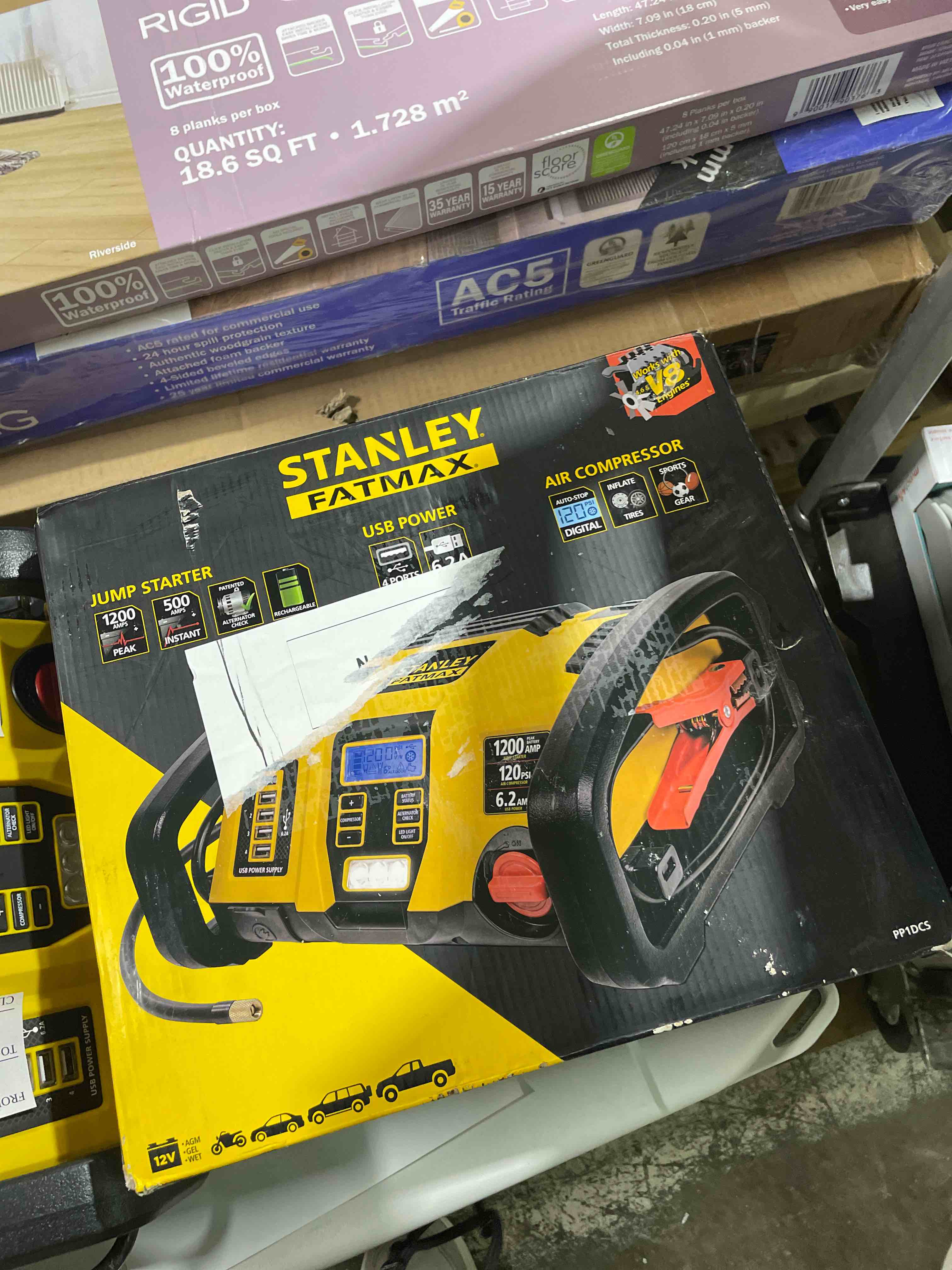 Condition photo showing New/Like New for STANLEY Fatmax 1000 Peak Amp Battery Power Station 1 each