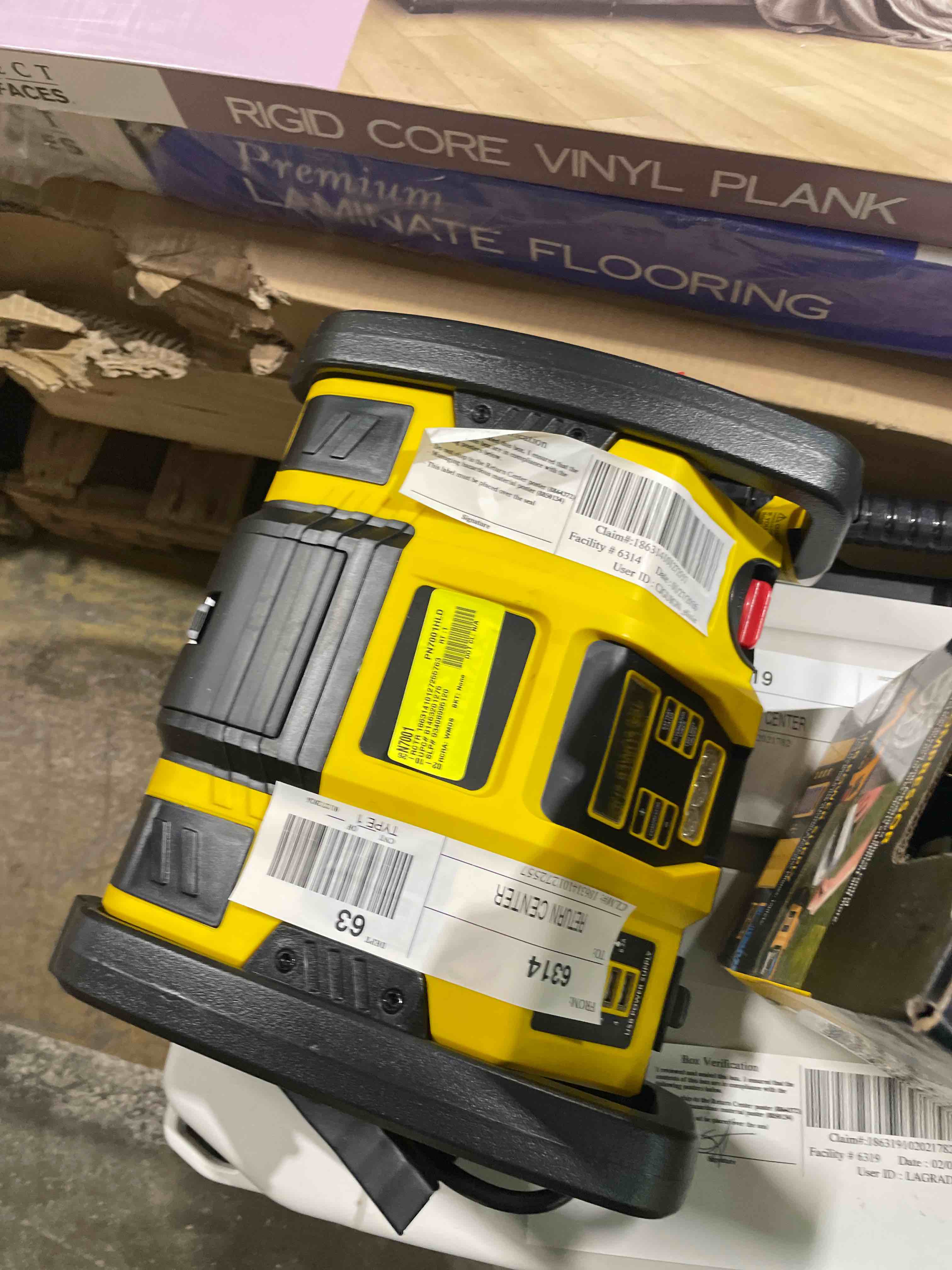 Condition photo showing Good Condition for  STANLEY Fatmax 1000 Peak Amp Battery Power Station 1 each