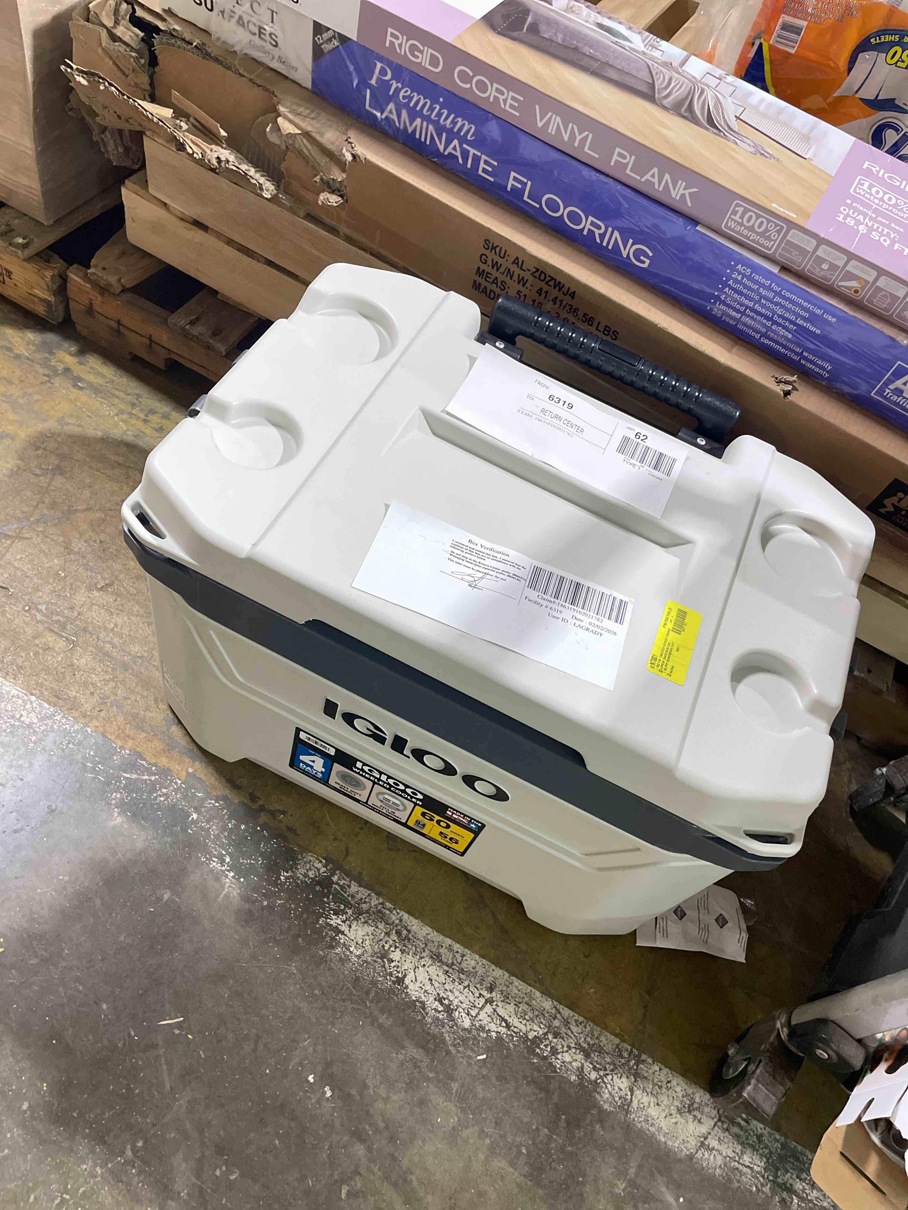 Condition photo showing Good Condition for Igloo 60-Quart Sunset Roller Cooler