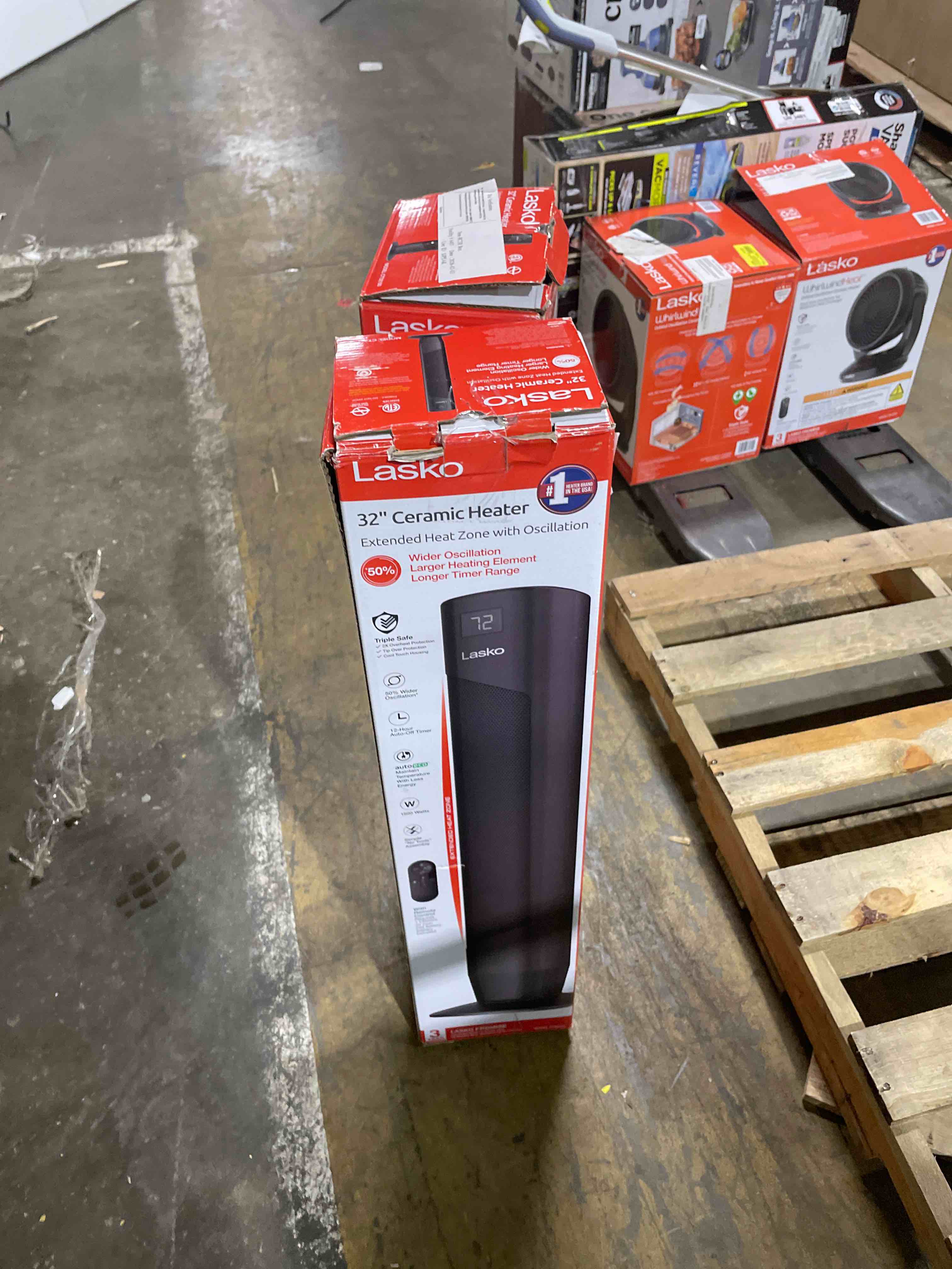 Condition photo showing Good Condition for Lasko 32" Oscillating Ceramic Tower Space Heater.  