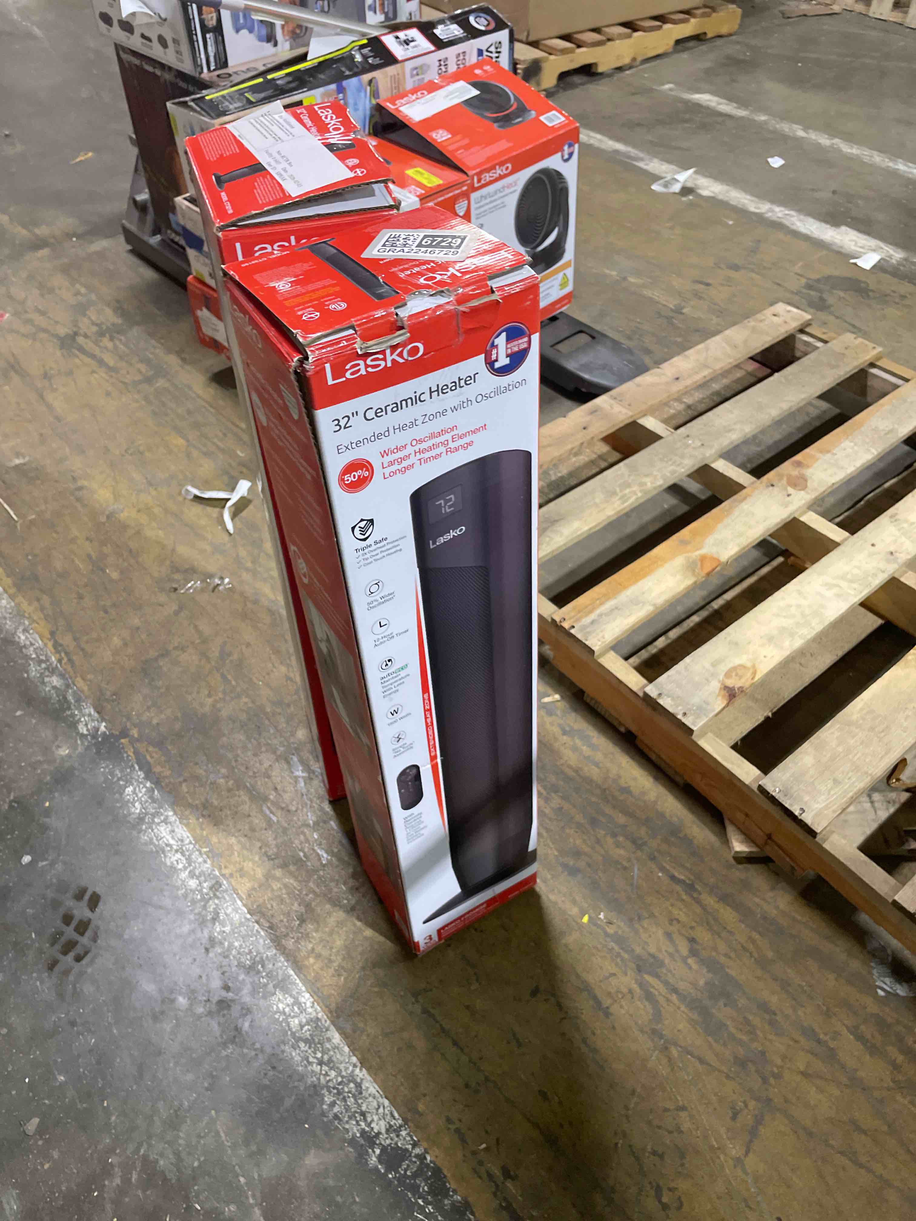 Condition photo showing Good Condition for Lasko 32" Oscillating Ceramic Tower Space Heater.  