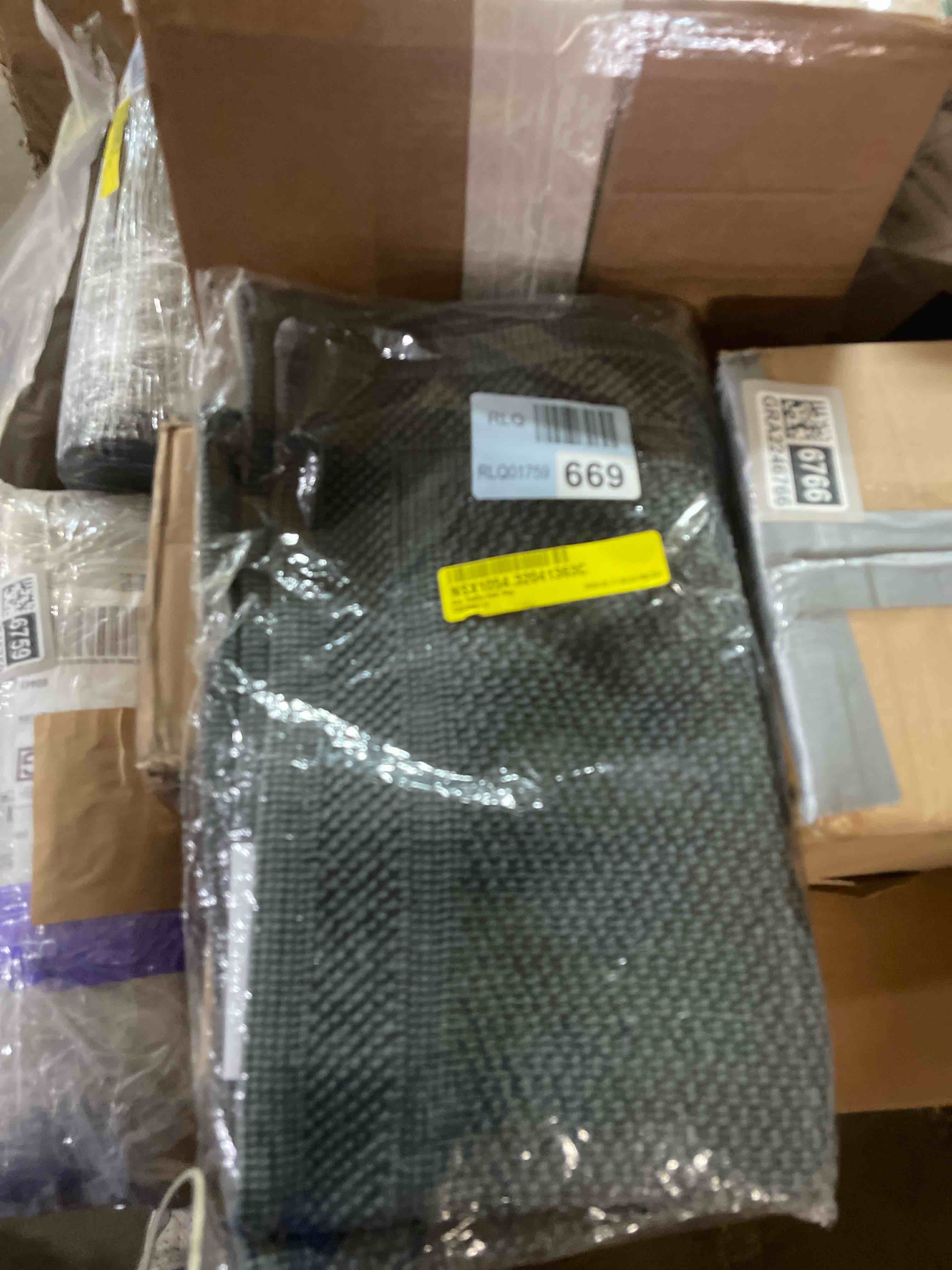 Condition photo showing New/Like New for Upgraded Waffle Bath Mat, Super Absorbent Non Slip Bath Mats For Bathroom Floor, Machine Washable Bathroom Rugs With Tassels, Rubber Backed Bathroom Mats, Ultra Soft, 17" X 24"