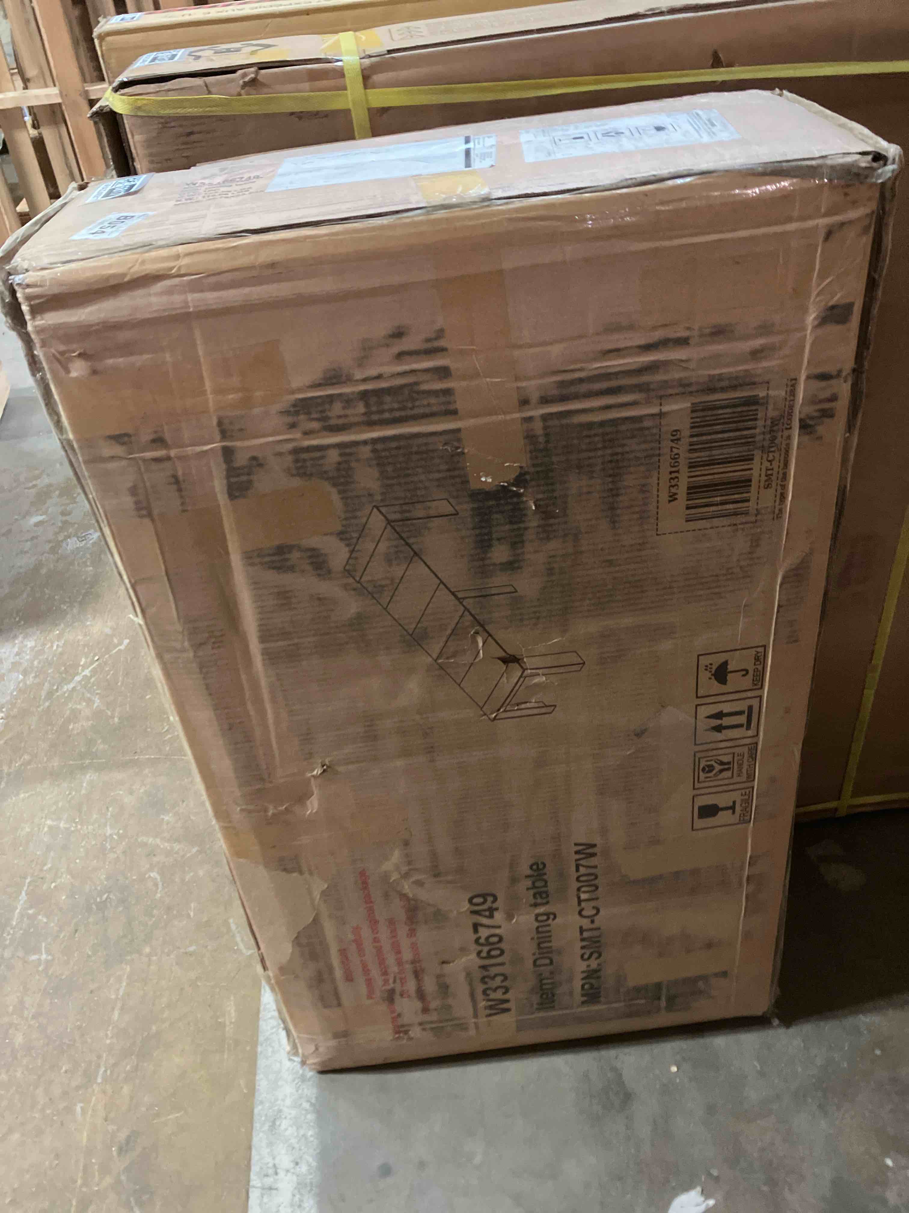 Condition photo showing New/Like New for Multifunctional Extendable Console Table with Spacious Tabletop for Living Room,Entryway,and Bar Kitchen,Modern Wood Design with Strong Legs for Extra Long Dining or Sideboard Use (White)