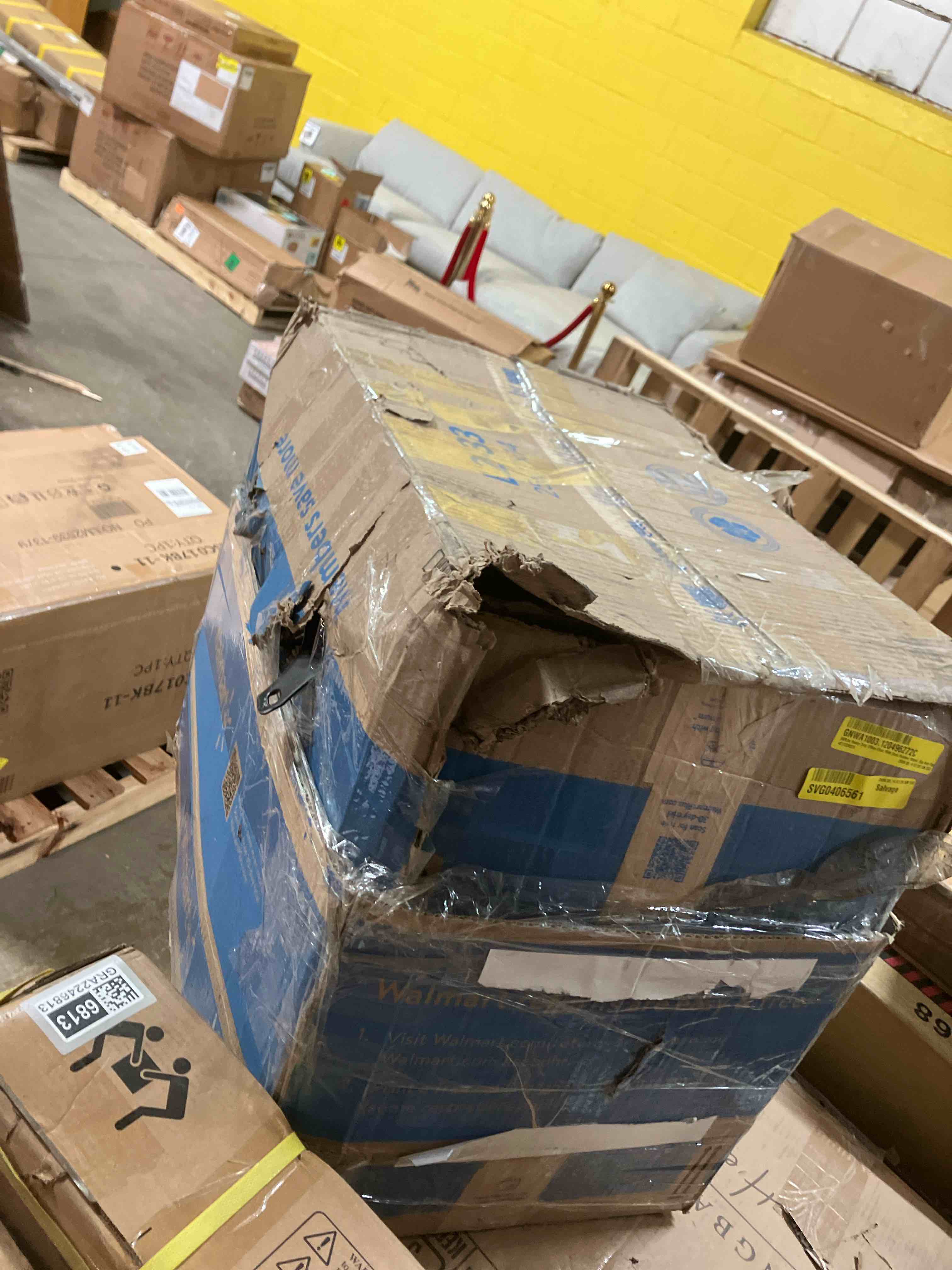Condition photo showing As Is for 500Lbs Heavy Duty Office Chair With Dual Rubber Wheel, Big And Tall Office Chair For Low Back Pain Relief, High Back Executive Chair With Ergonomic Lumbar Support ( Damaged Box )