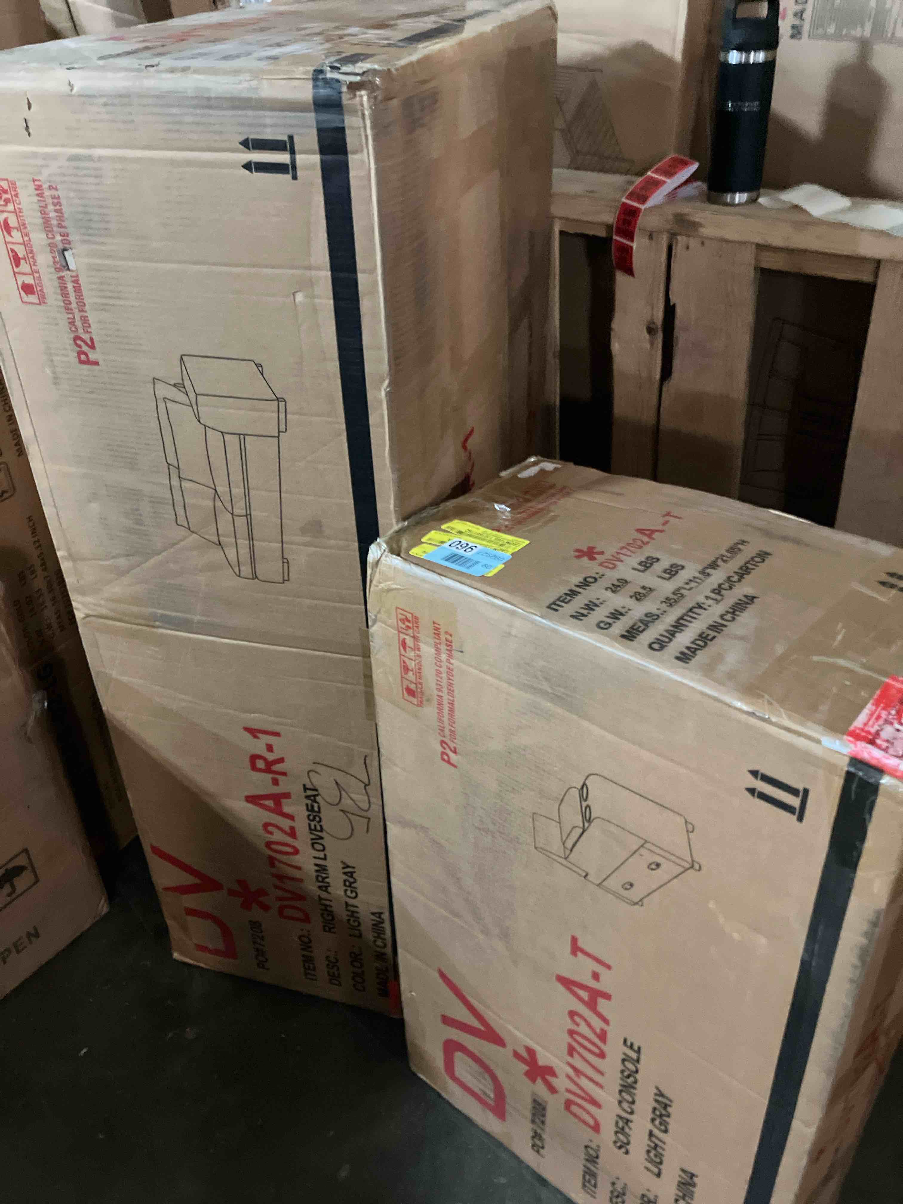 Condition photo showing New/Like New for Modern loveseat set with arm