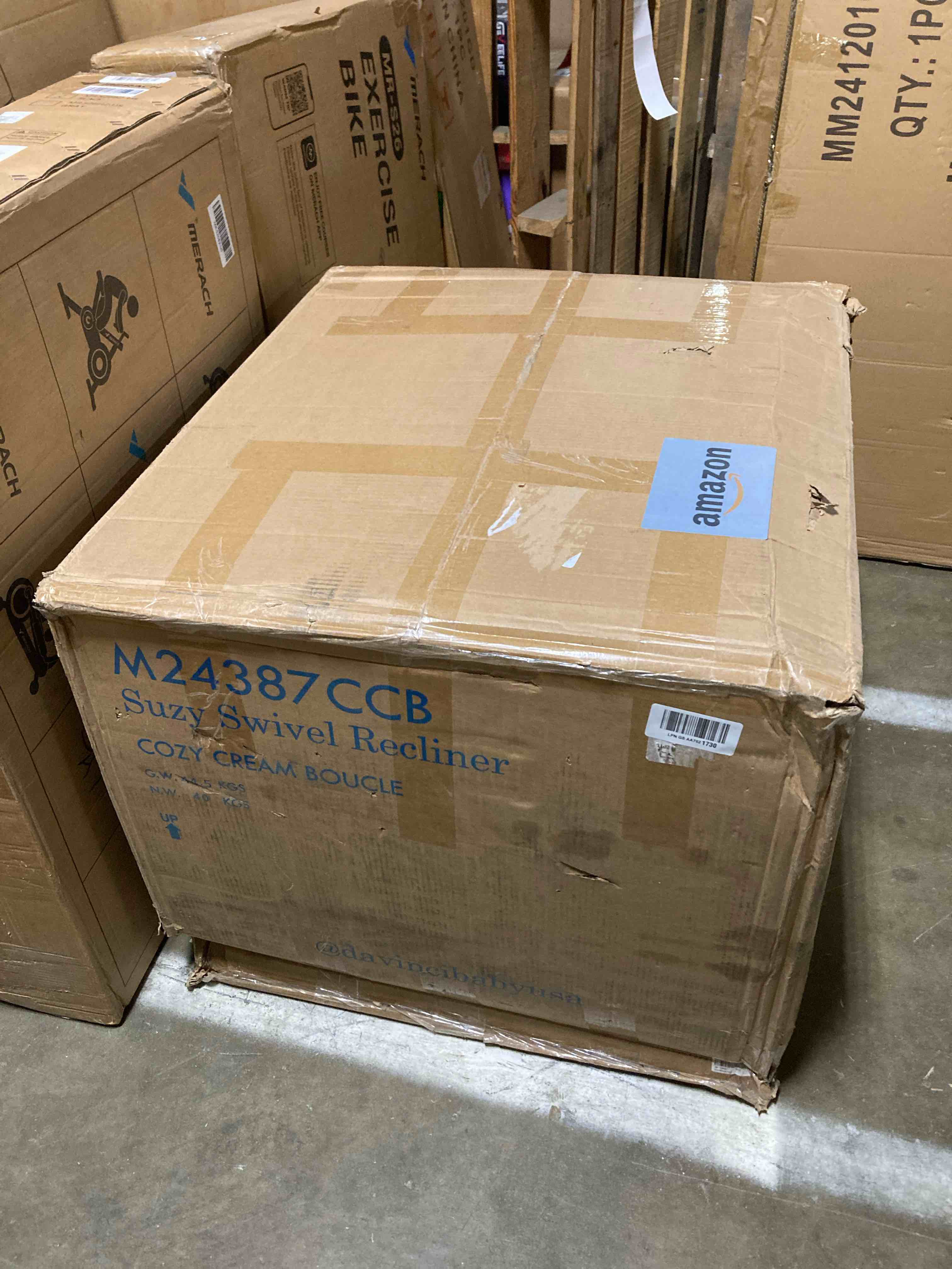 Condition photo showing New/Like New for Davinci Suzzy Swivel Recliner Cozy Cream Boucle M24387CCB