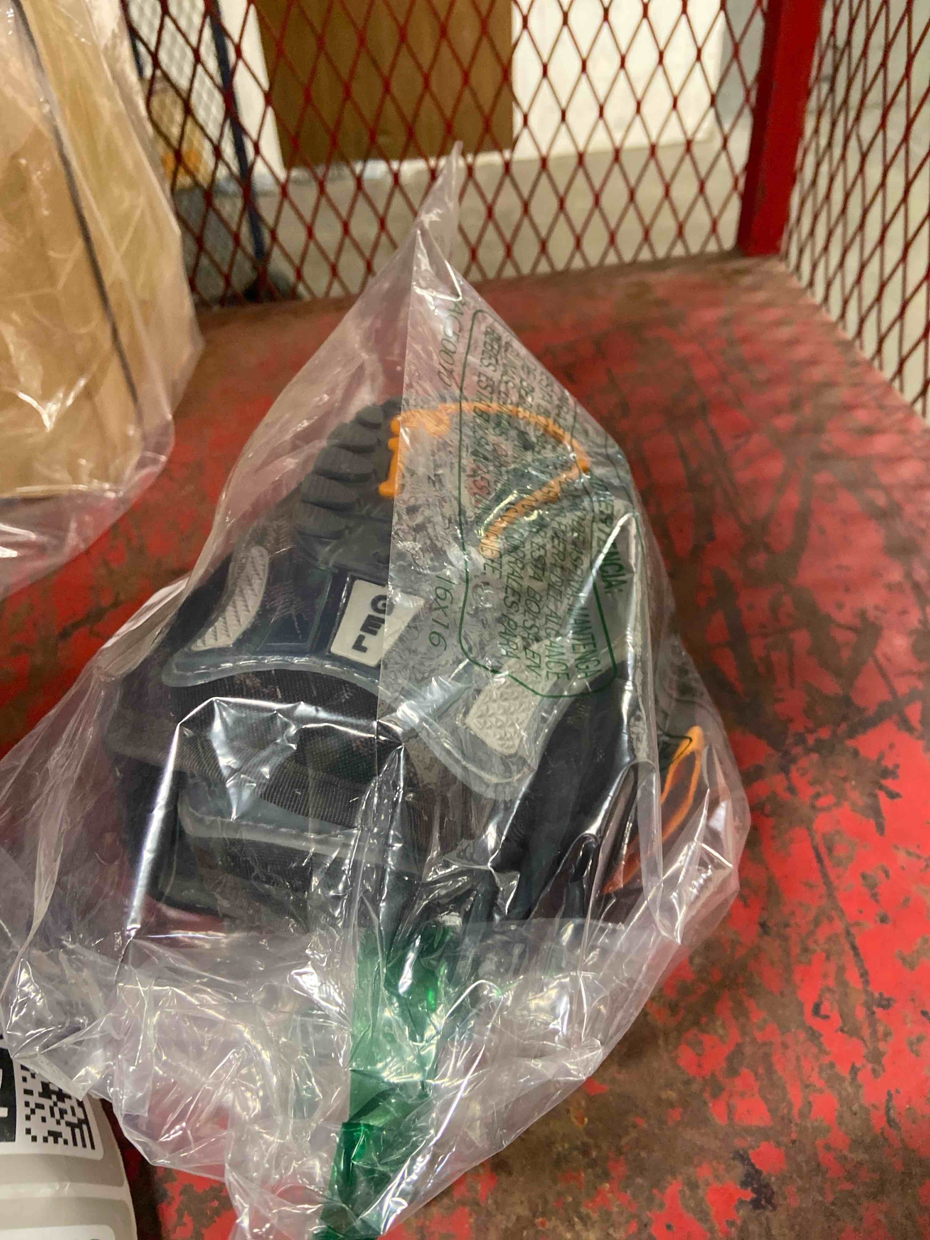 Condition photo showing Good Condition for McGuire Nicholas Stabilizer Shock Absorbing Heavy Duty Gel Foam Protective Knee Pads, Work Knee Pads for flooring, construction, working, gardening, and cleaning.