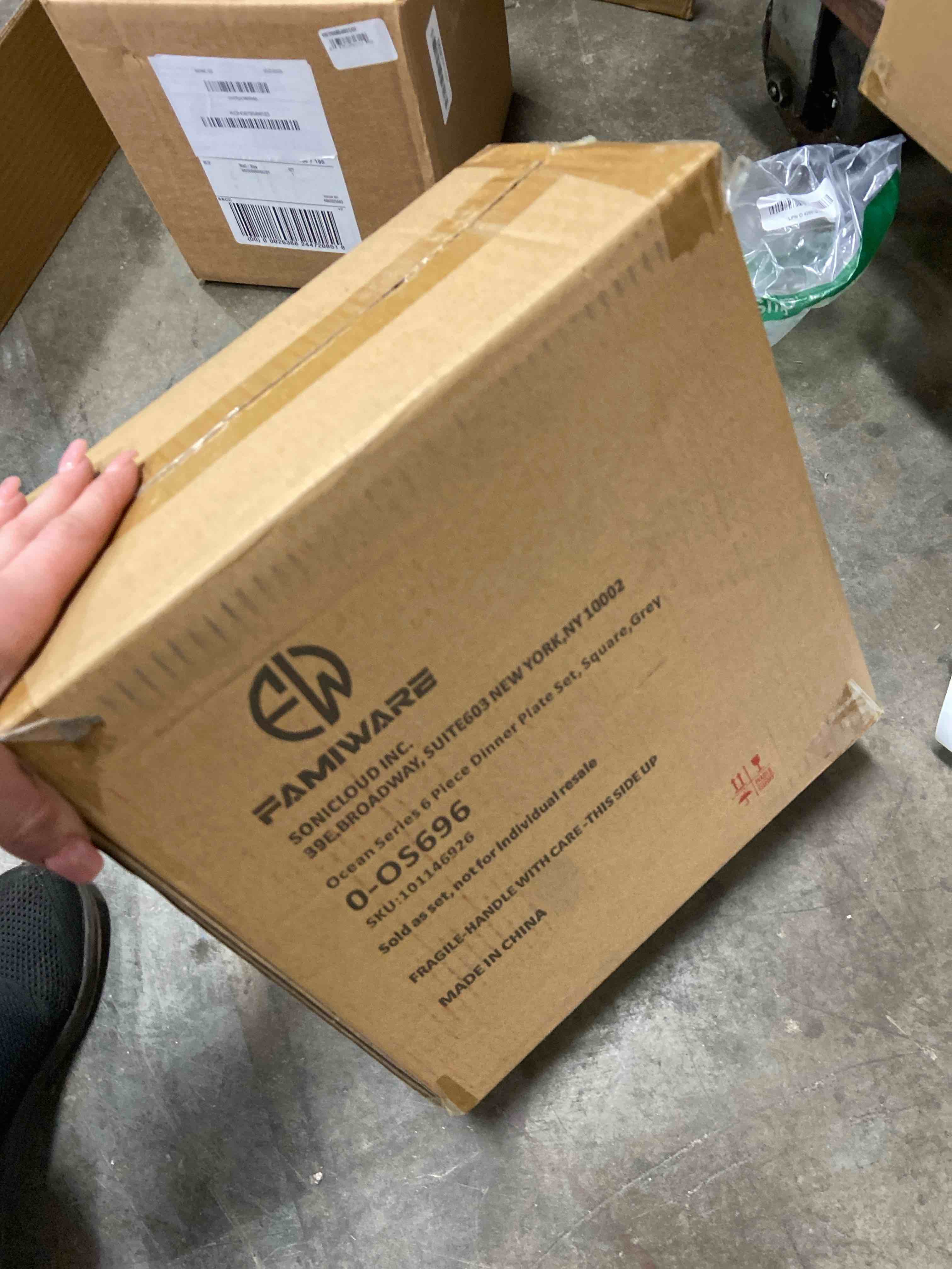 Condition photo showing New/Like New for Famiware Ocean Square Plates , 6 Pieces Dinnerware, Reactive Glaze, Microwave and Dishwasher Safe, Scratch Resistant, Grey