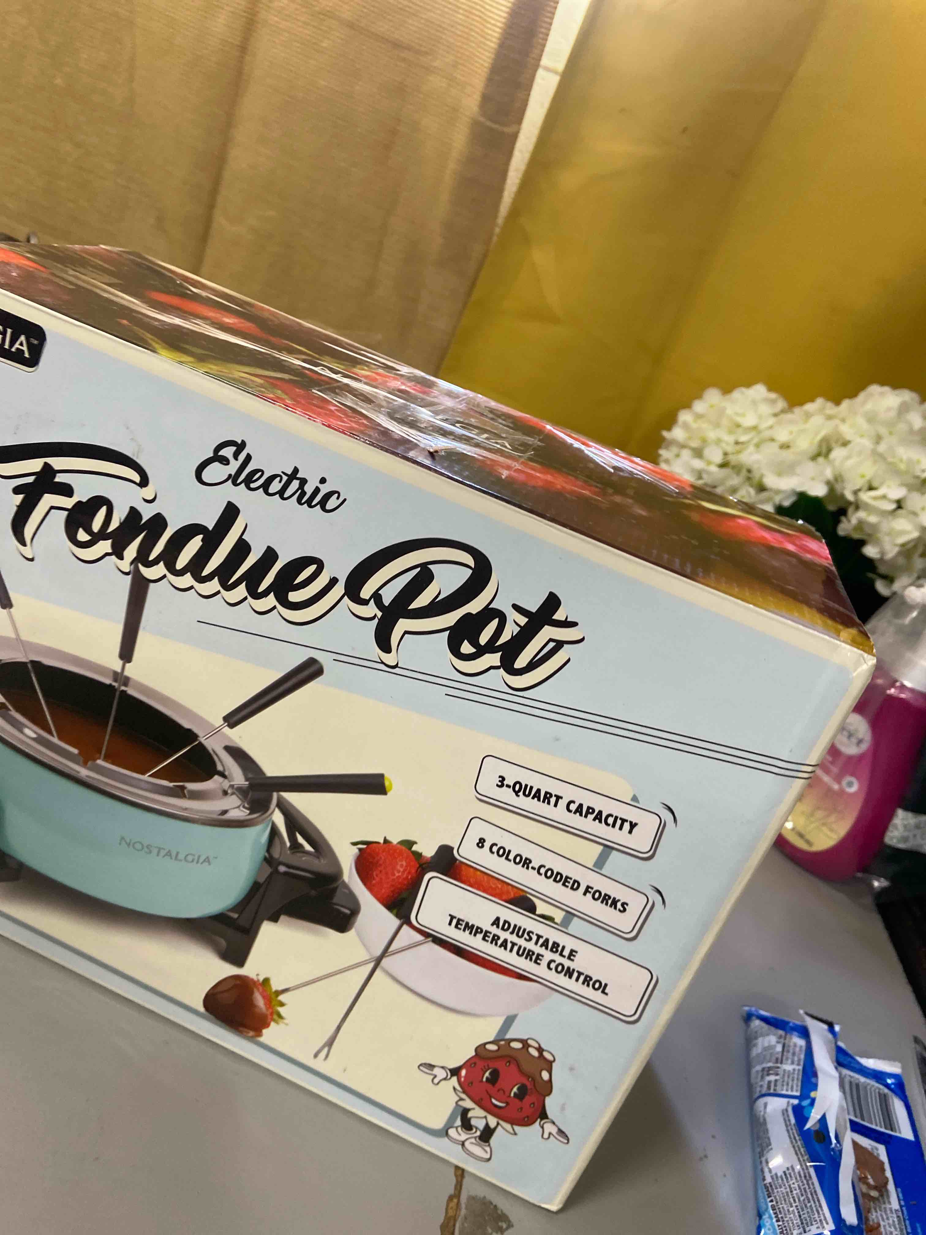 Condition photo showing Good Condition for Nostalgia 12-Cup Electric Fondue Pot Set for Cheese & Chocolate - 8 Color-Coded Forks, Temperature Control - Stainless Steel Kitchen Gadgets and Appliances for Hors d'Oeuvres and More - Aqua