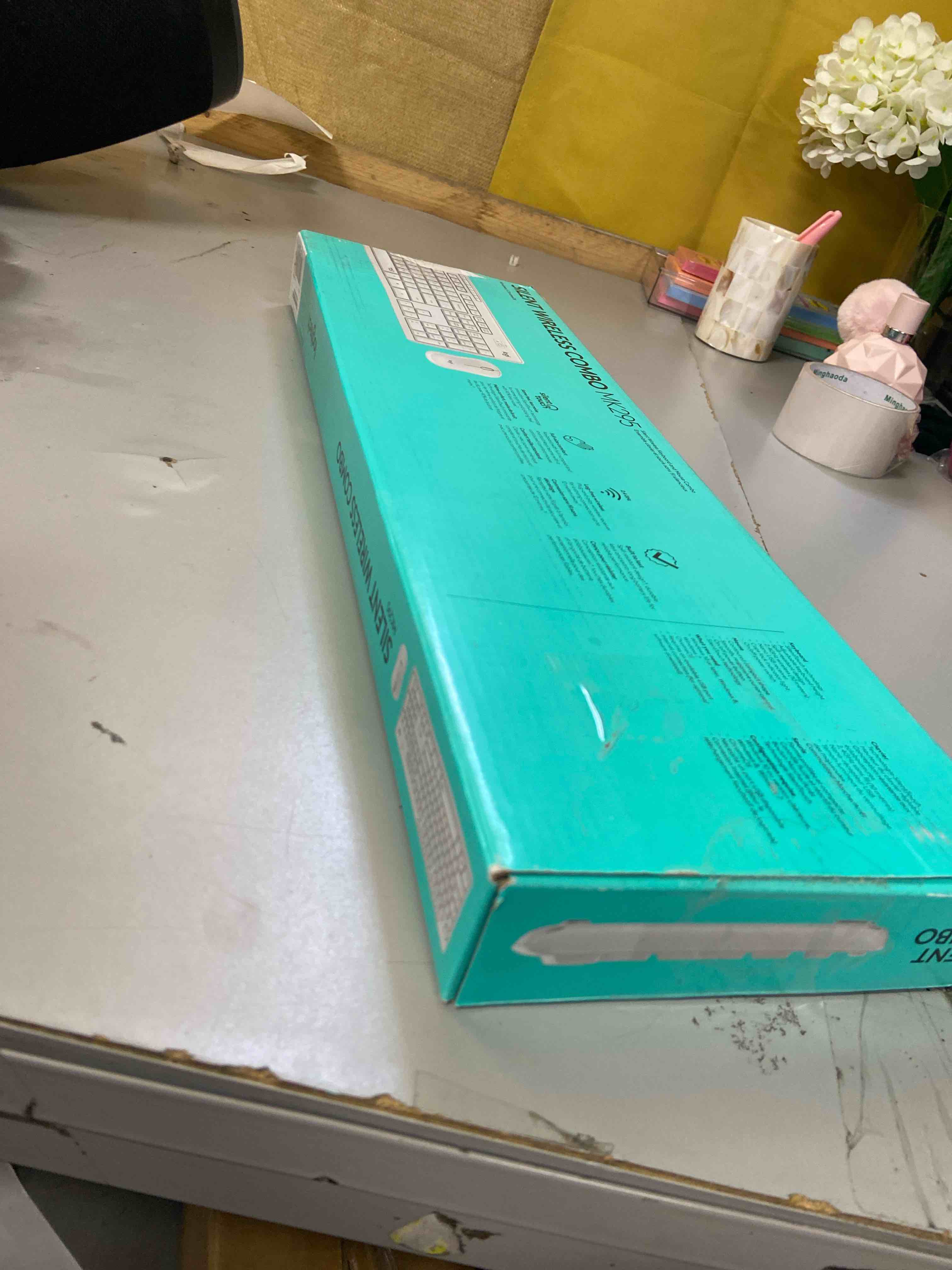 Condition photo showing New/Like New for Logitech - MK295 Full-size Wireless Keyboard and Mouse Combo for Windows and Chrome OS with SilentTouch Technology - Off-White