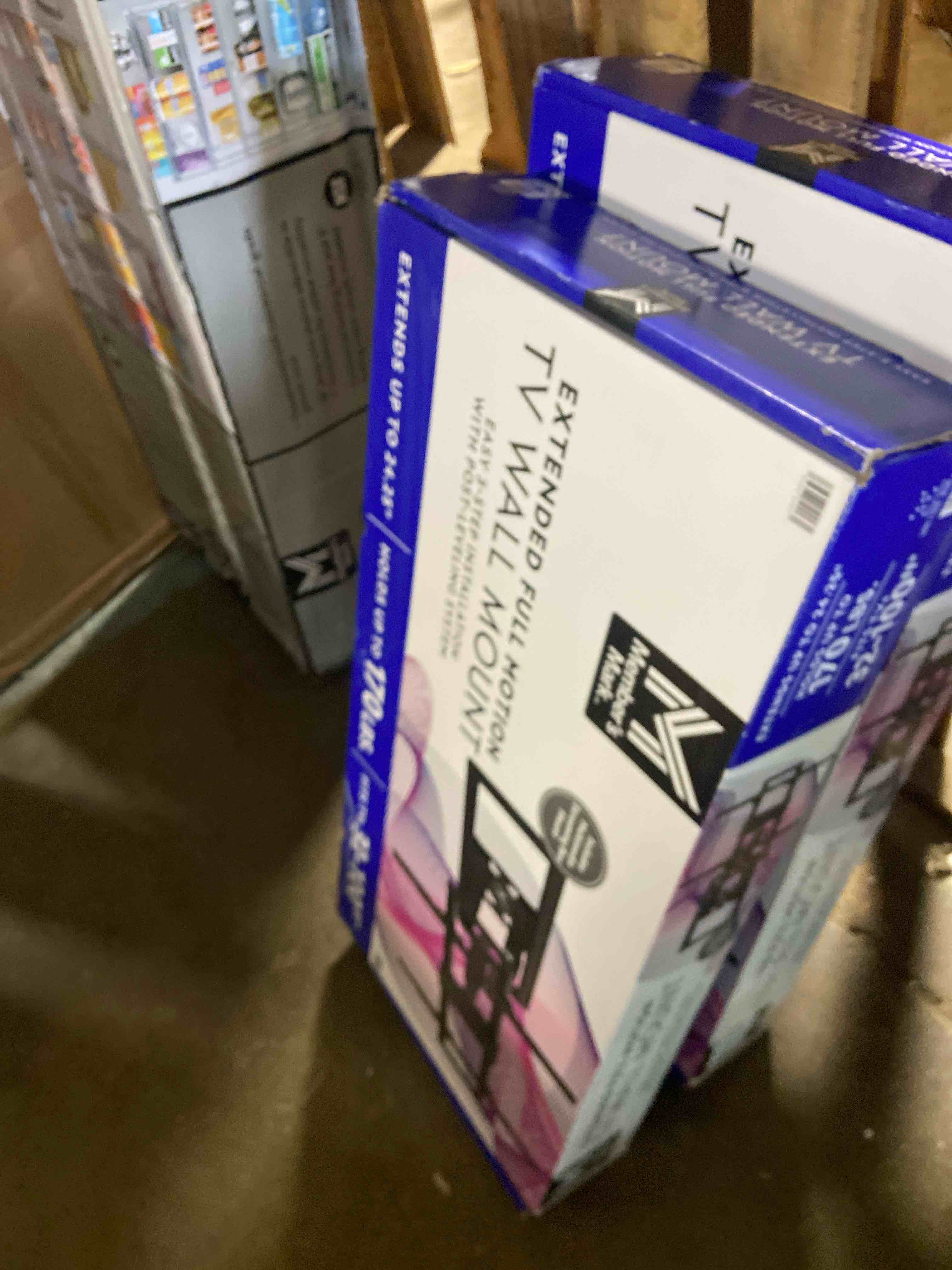 Condition photo showing New/Like New for Member's Mark Full Motion Extended TV Wall Mount with Articulating Dual Swivel Arms for 32"-100" TVs