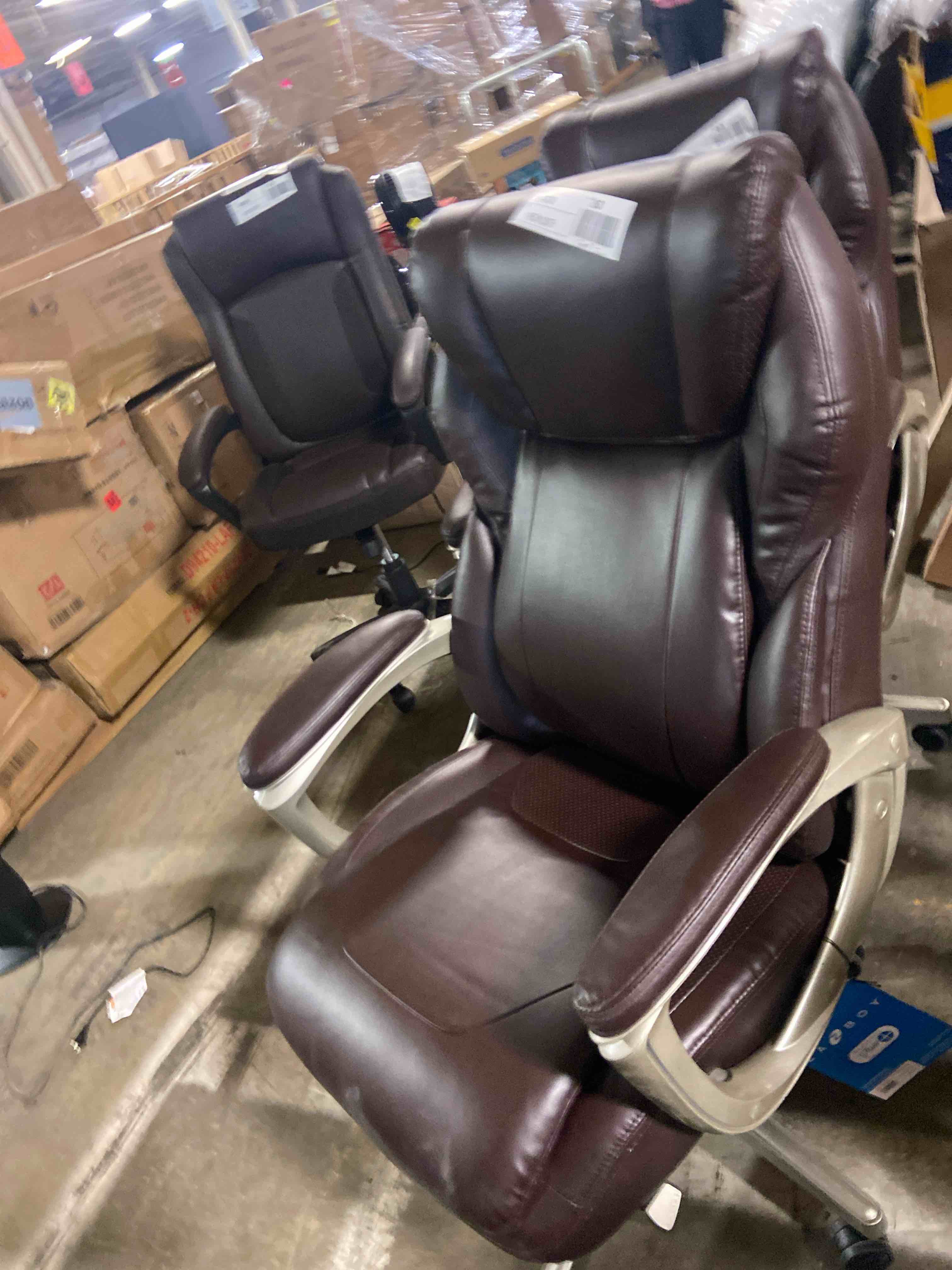 Condition photo showing Good Condition for La-Z-Boy Westley Big & Tall Executive Office Chair With Active Lumbar Support