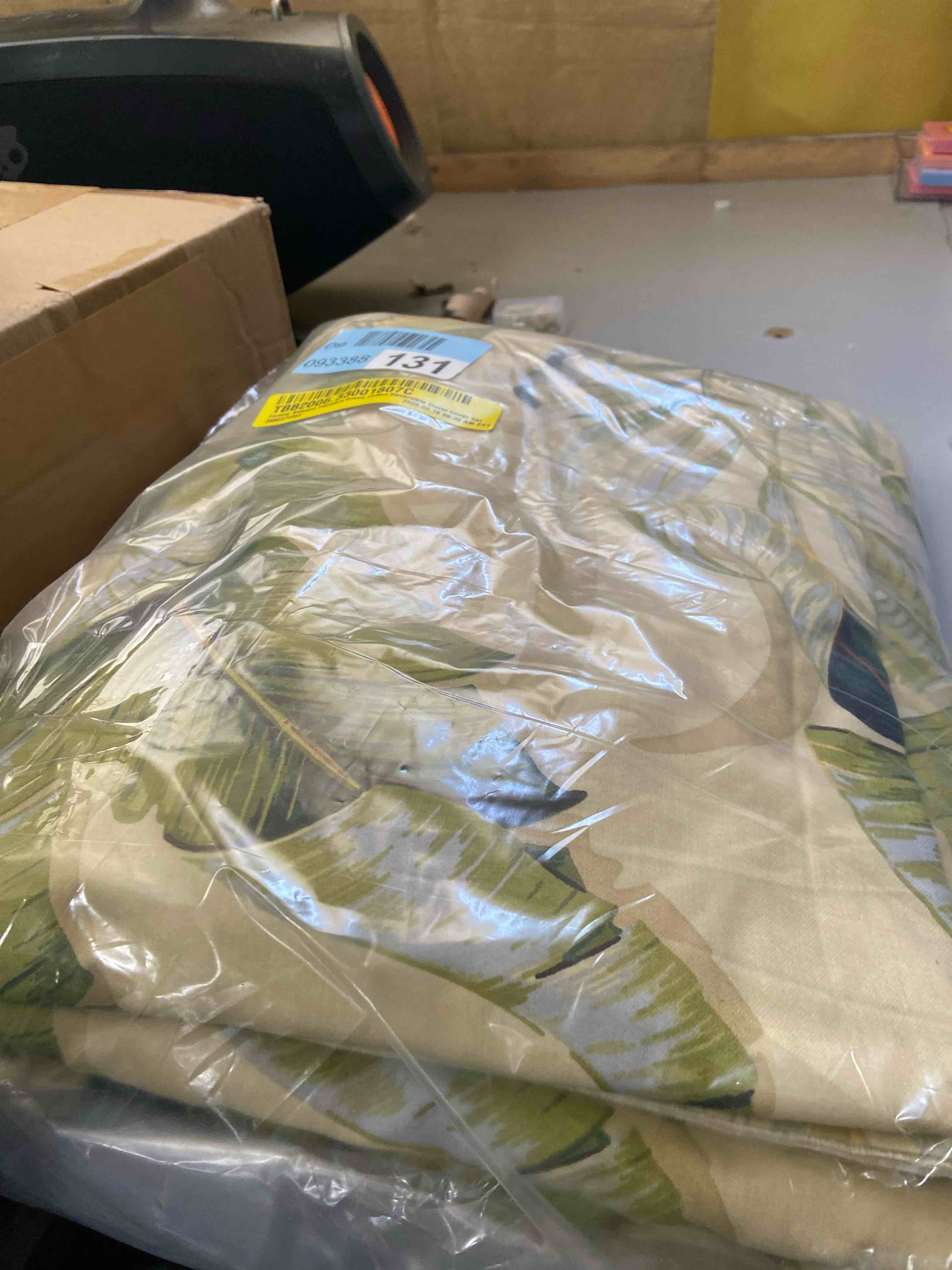 Condition photo showing New/Like New for Tommy Bahama - King Duvet Cover Set, Cotton Sateen Bedding with Matching Shams & Button Closure, All Season Home Decor (Palmiers Green, King)