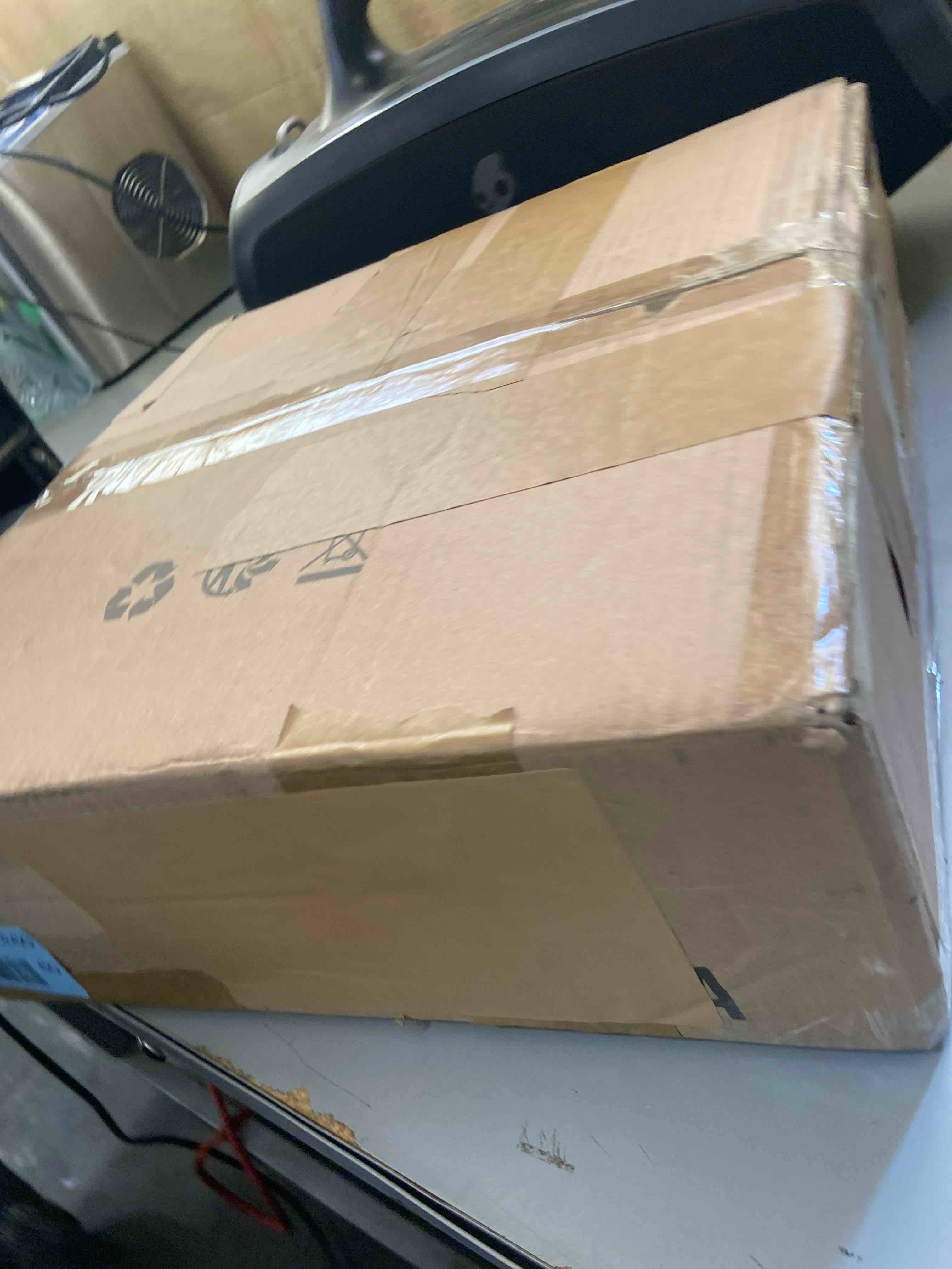 Condition photo showing Good Condition for 4-light Farmhouse Lantern Pendant 