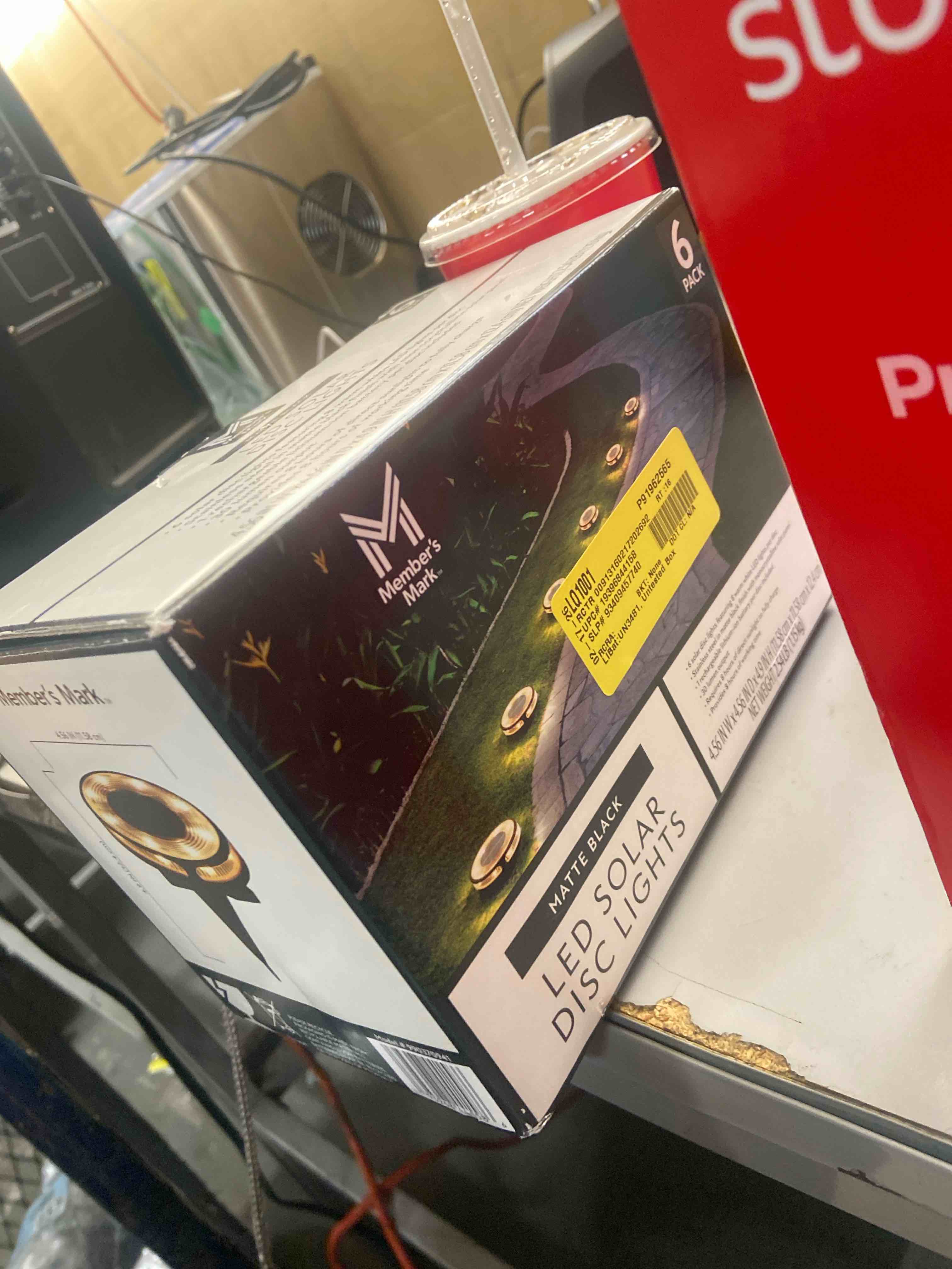 Condition photo showing New/Like New for Member's Mark Matte Black LED Solar Disc Lights, 6-Pack