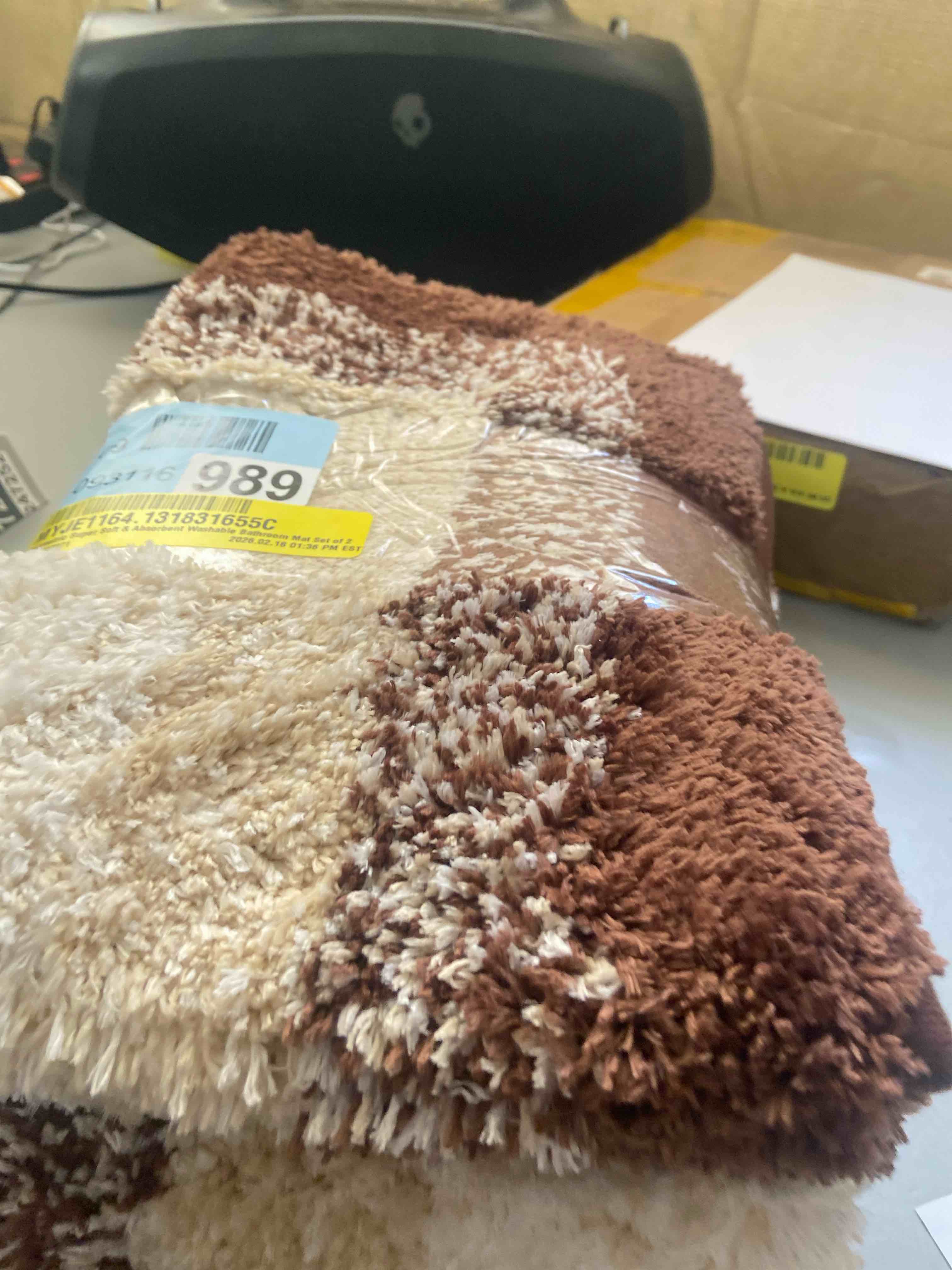 Condition photo showing New/Like New for  Geometric Super Soft & Absorbent Washable Bathroom Mat Set of 2