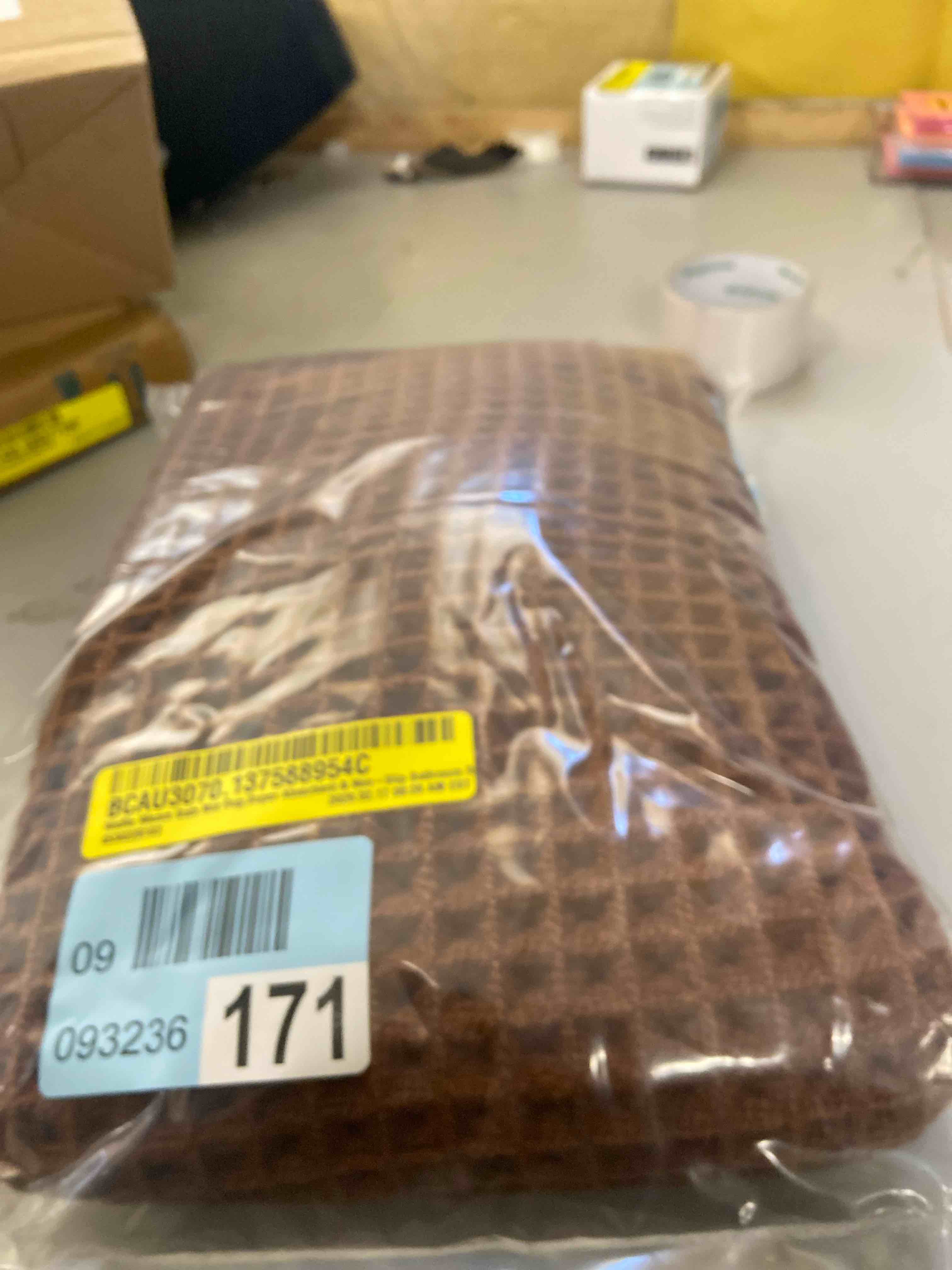 Condition photo showing New/Like New for  Waffle Weave Bath Mat Rug, Super Absorbent & Non- Slip Bathroom Rug