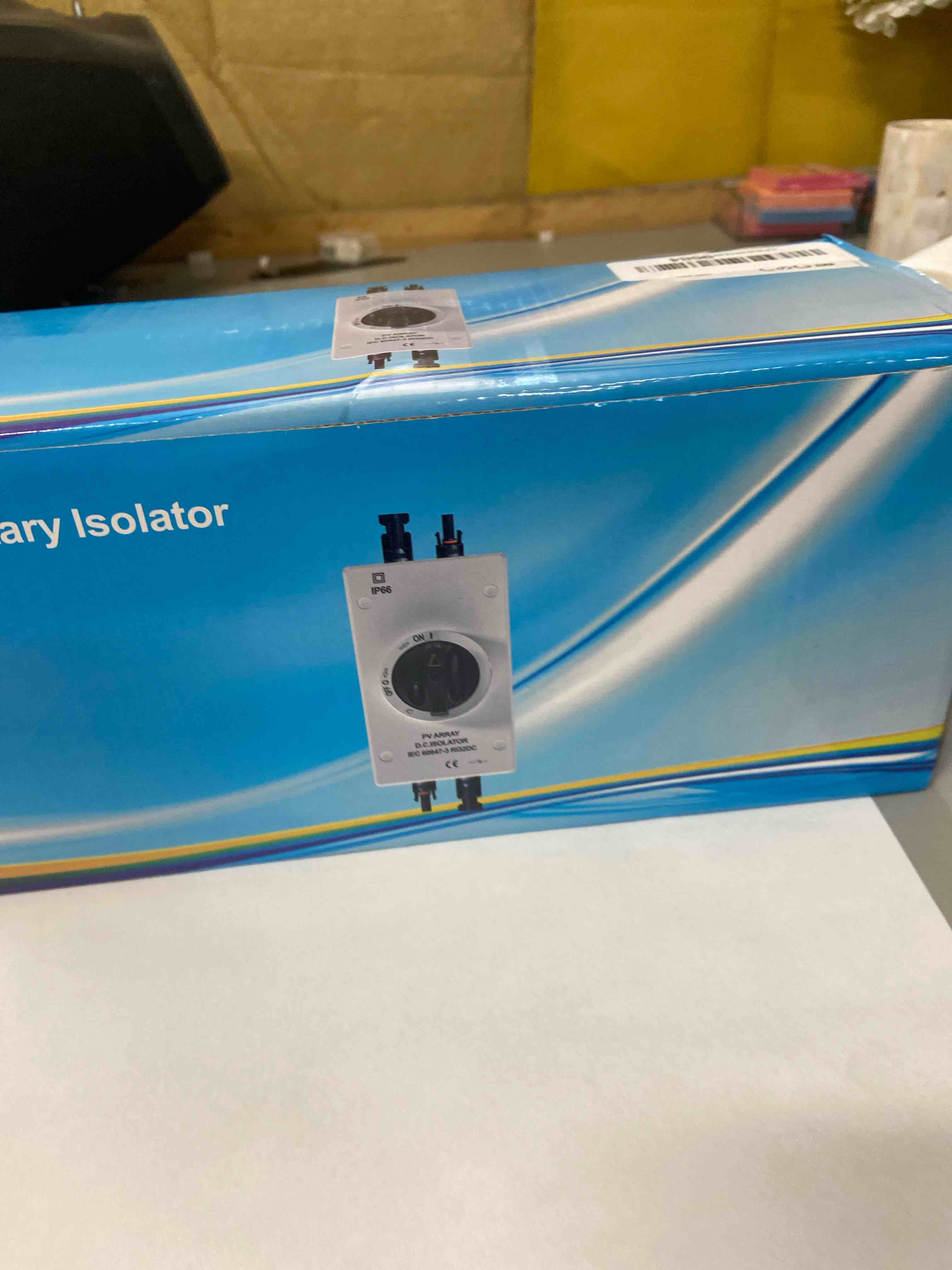 Condition photo showing New/Like New for 32Amp Solar Disconnect Switch DC1500V Black Isolator Solar Switch with Waterproof IP66 Enclosure for Rooftop Solar Systems, RVs and Boat Black 2MC4