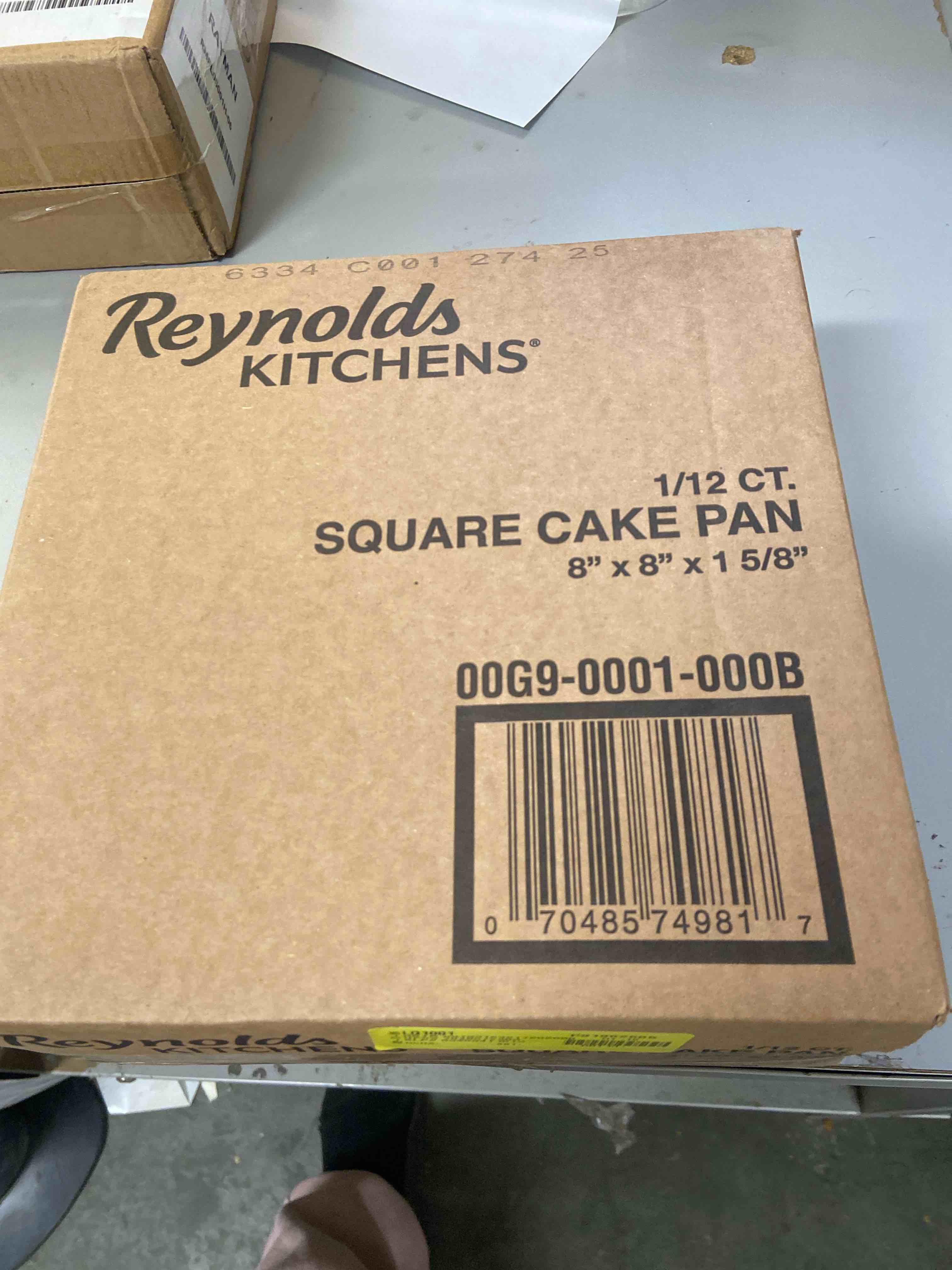 Condition photo showing New/Like New for Reynolds Kitchens Aluminum 8  x 8  Cake Pans with Lids (12 ct.)